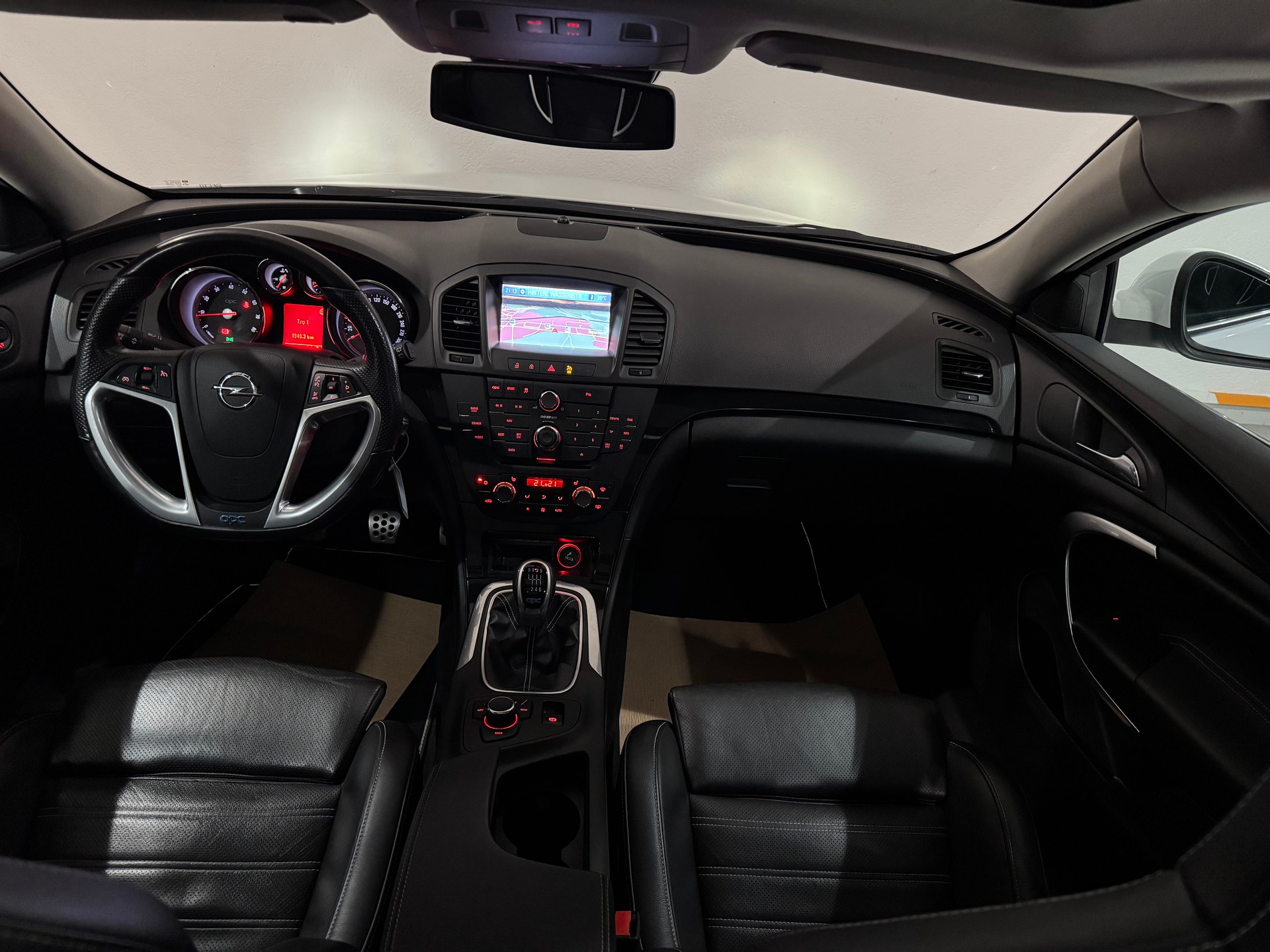OPEL Insignia Sports Tourer 2.8 Turbo OPC 4WD-image-13