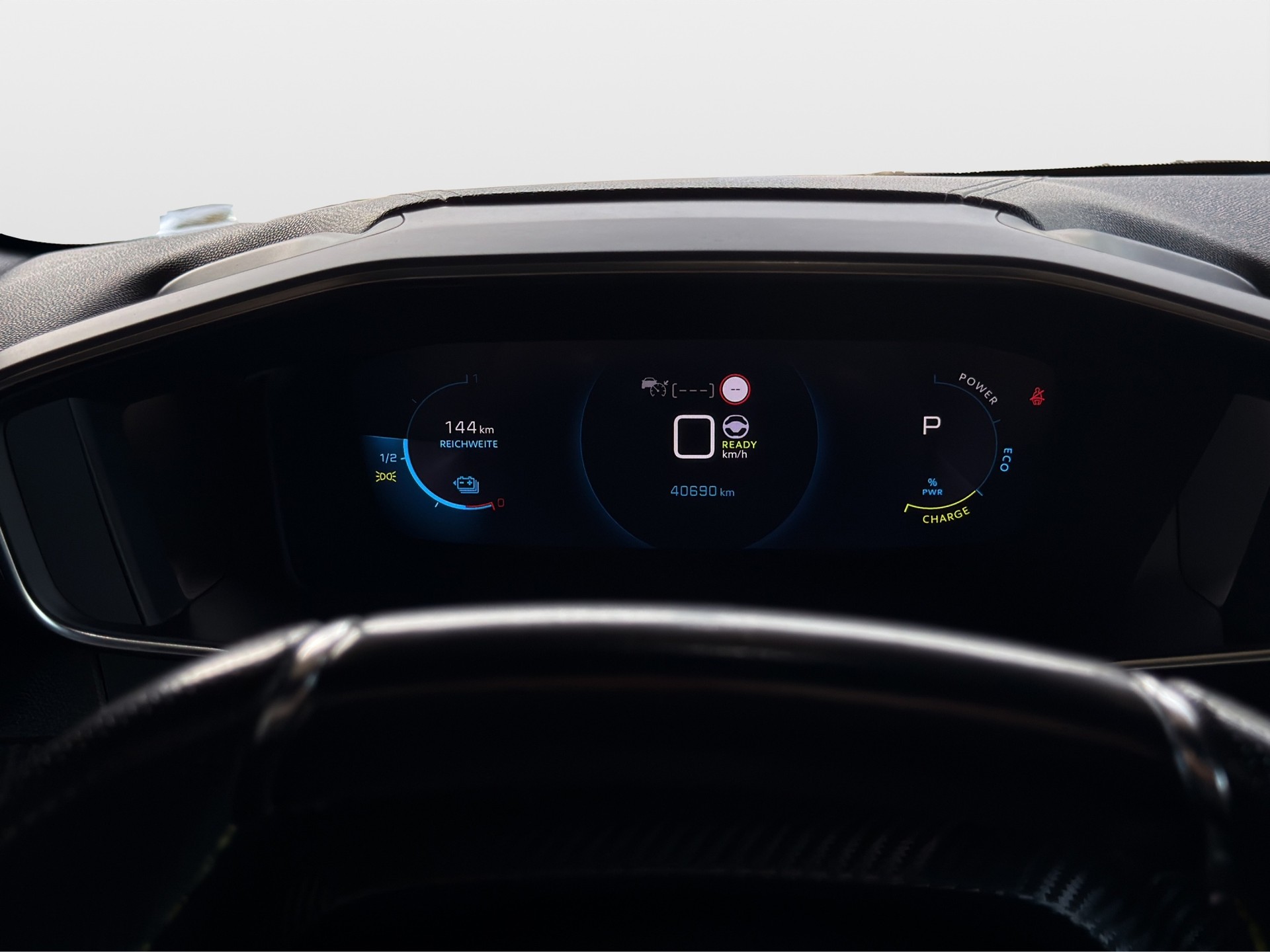 PEUGEOT 208 Elektrik GT Pack*Frisch ab MFK,1 Jahr oder 20'000km Garantie auf Motor und Getriebe*-image-15