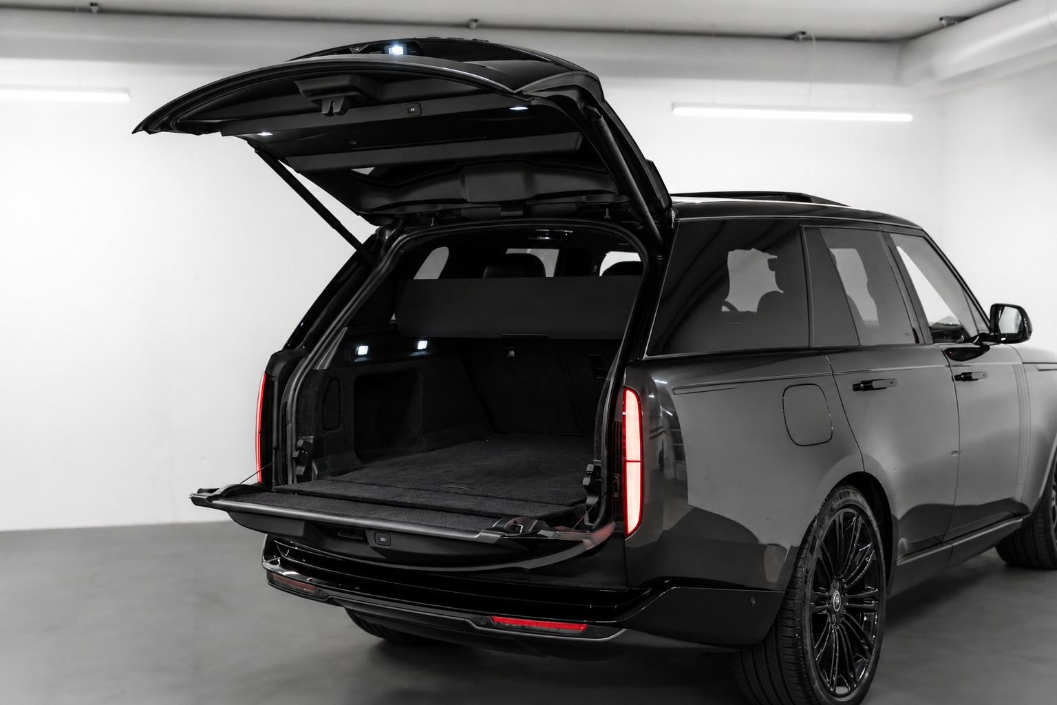 LAND ROVER Range Rover 3.0 D I6 350 HSE-image-9
