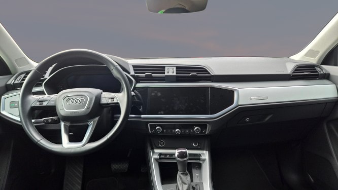 AUDI Q3 35 TFSI Attraction S-tronic-image-8