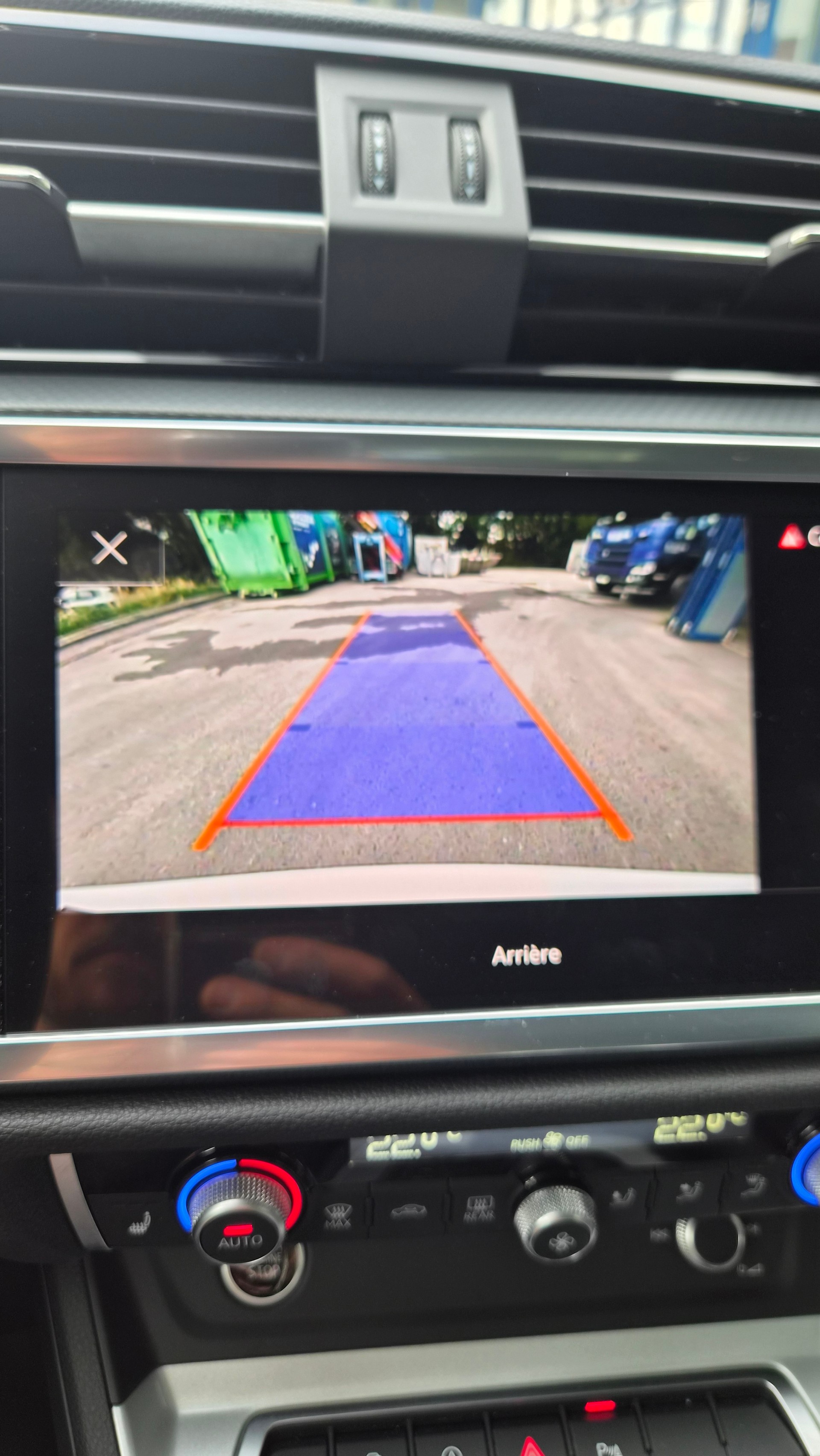 AUDI Q3 35 TFSI Attraction S-tronic-image-11