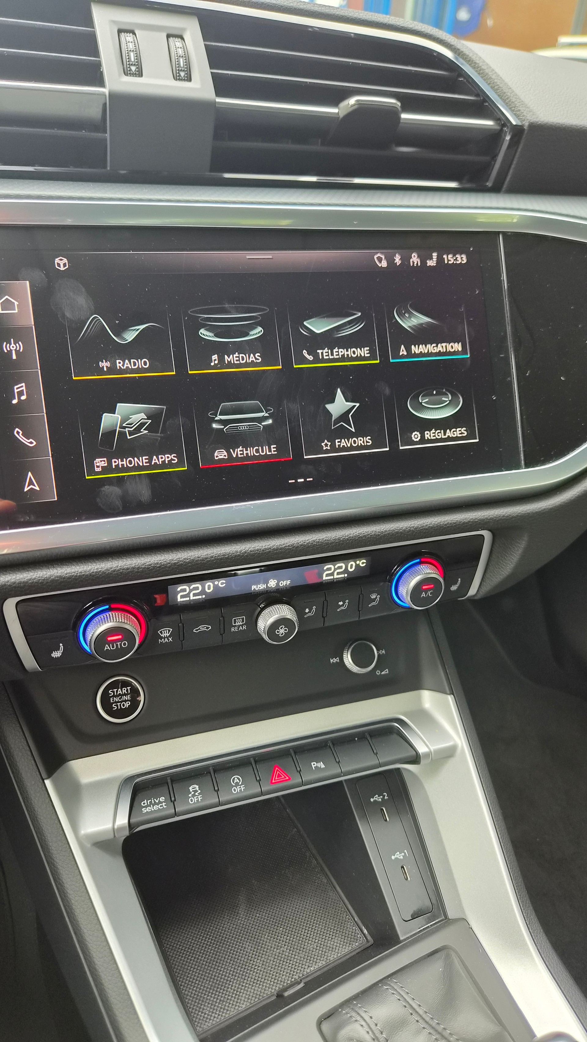 AUDI Q3 35 TFSI Attraction S-tronic-image-10
