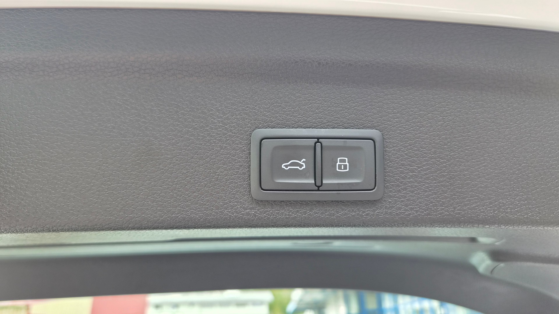 AUDI Q3 35 TFSI Attraction S-tronic-image-17