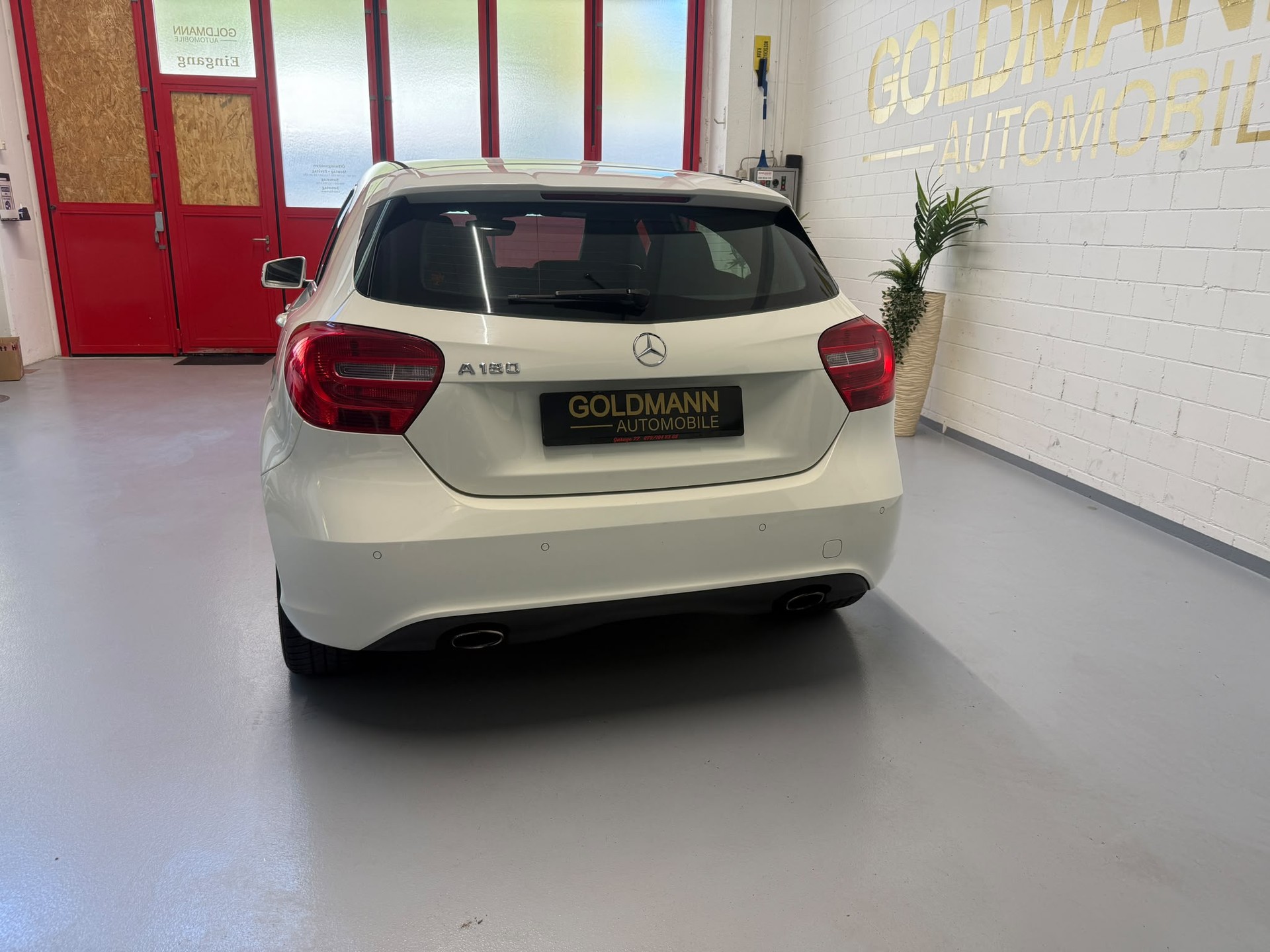 MERCEDES-BENZ A 180 Urban-image-4