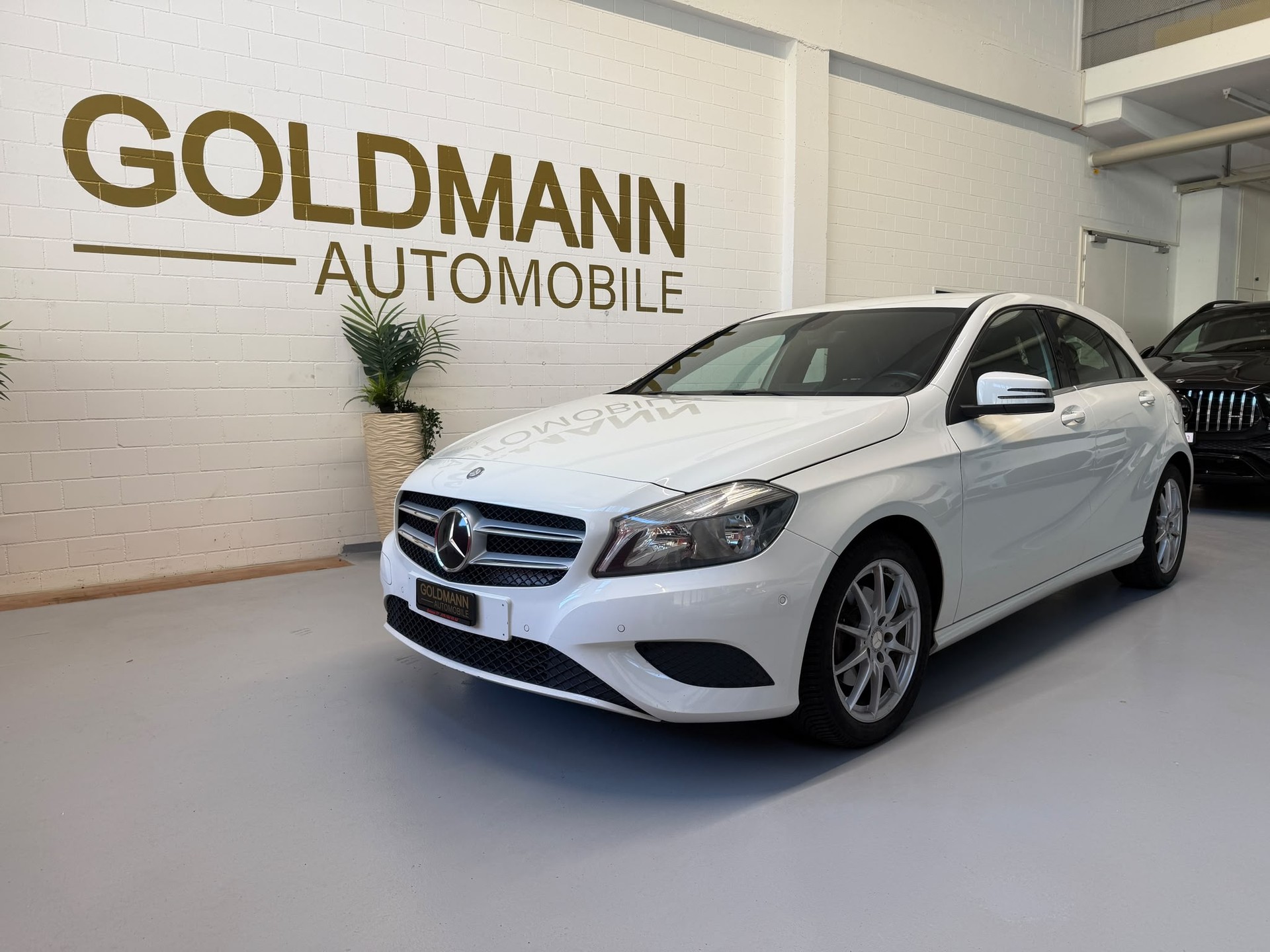 MERCEDES-BENZ A 180 Urban-image-8