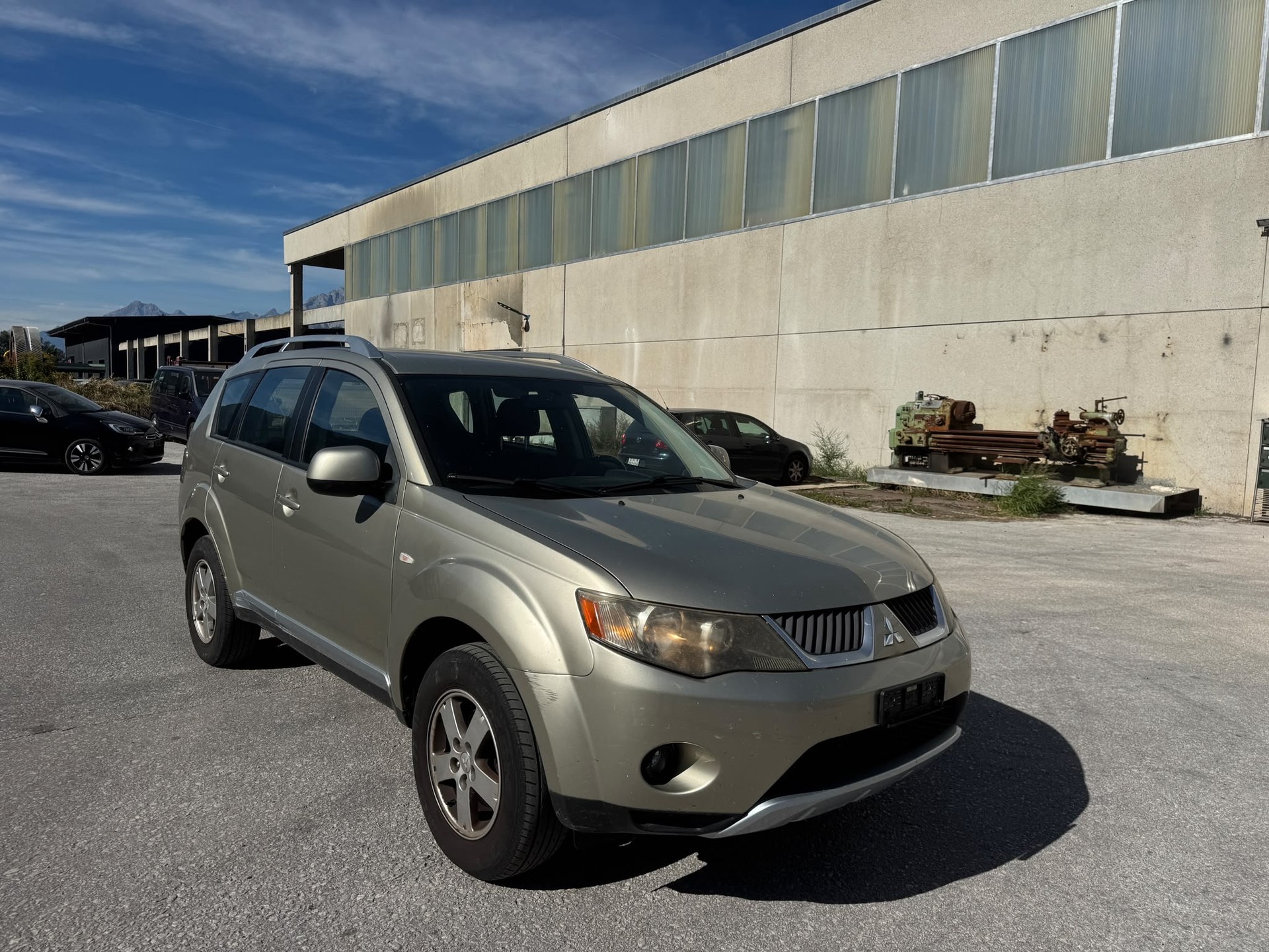 MITSUBISHI Outlander 2.0 DID Invite 4WD-image-0
