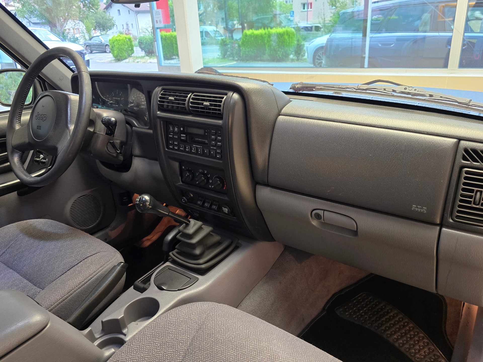 JEEP Cherokee 2.5 TD - MFK-a 01.2025-image-13