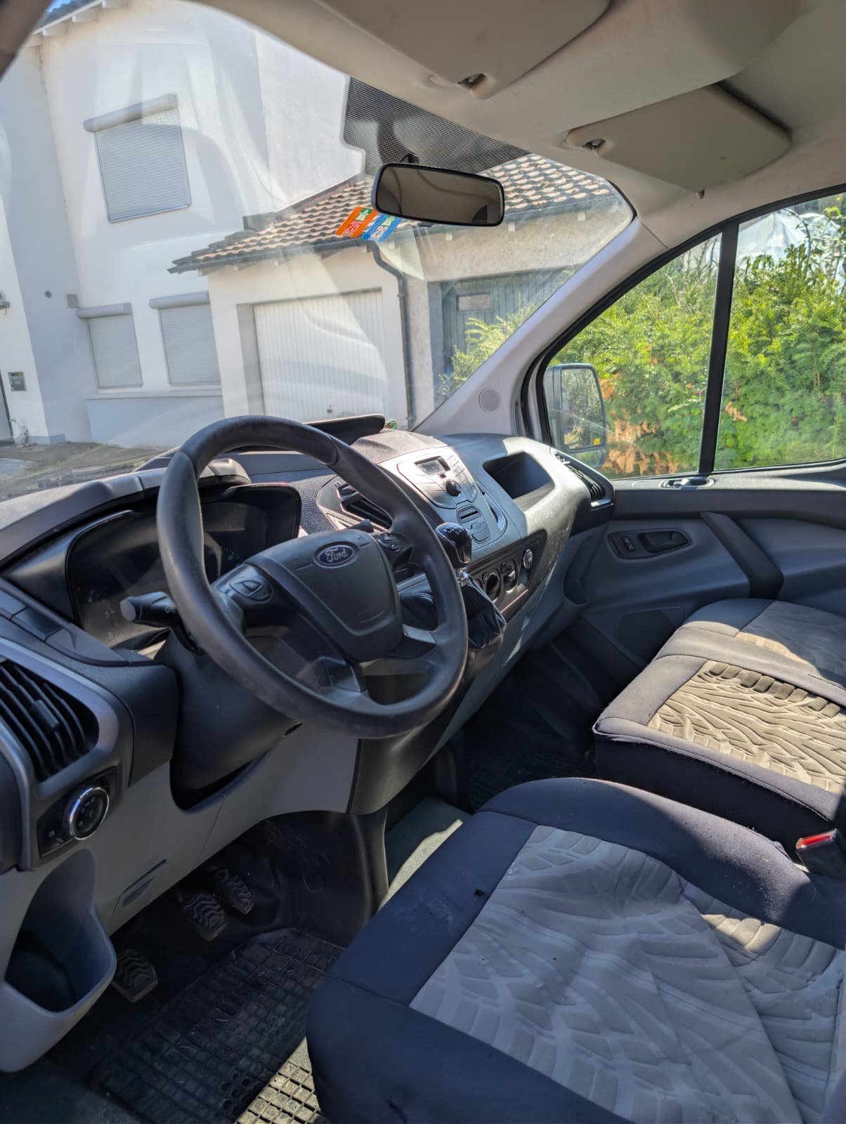 FORD 2.2 TDCi 100 Ambiente-image-4