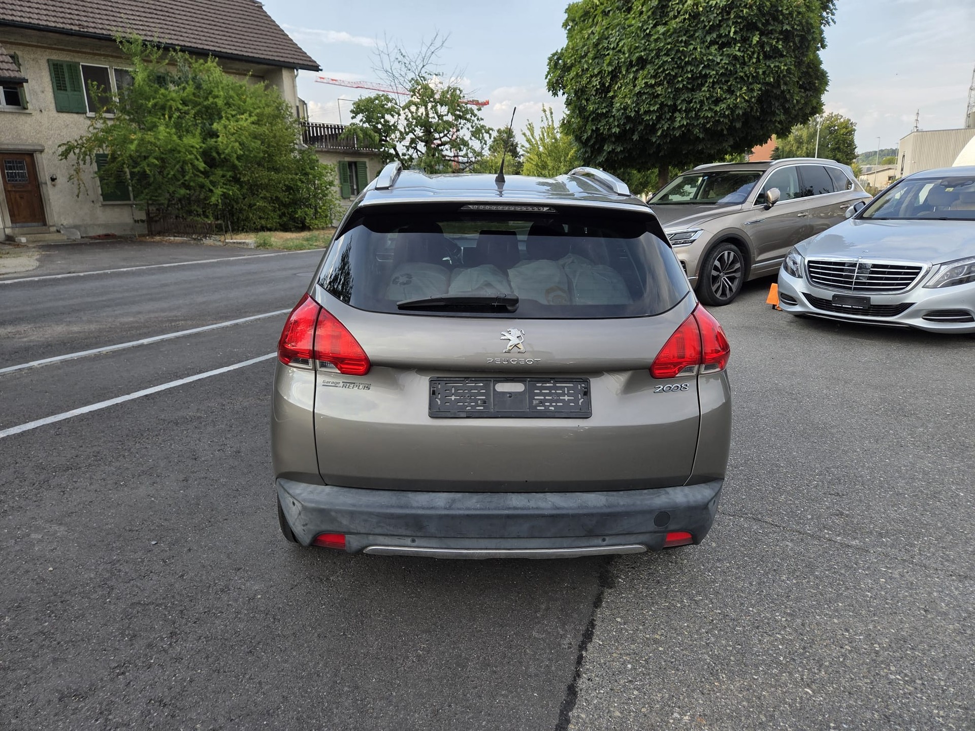 PEUGEOT 2008 1.2 PureTech Allure-image-3