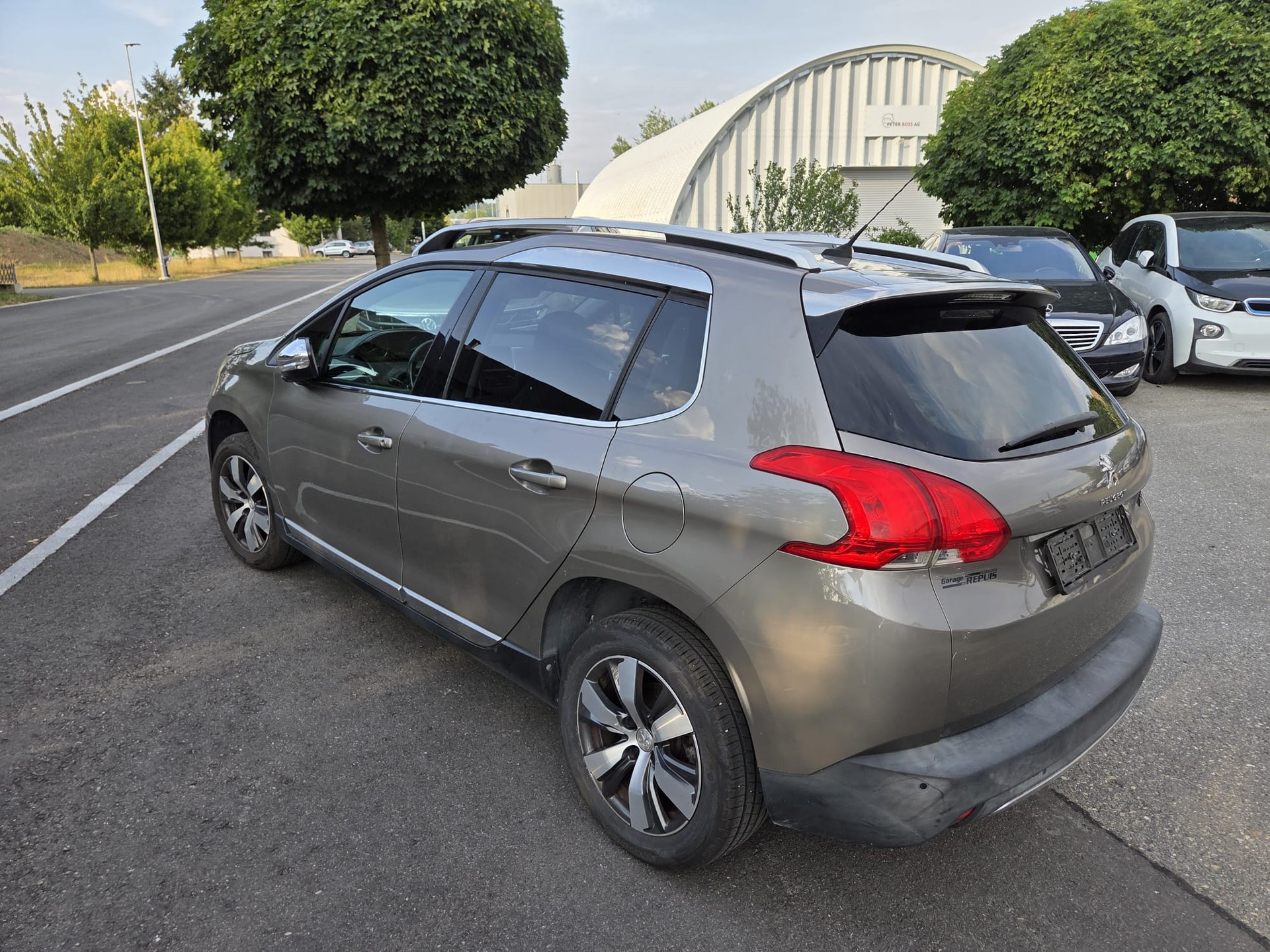 PEUGEOT 2008 1.2 PureTech Allure-image-2