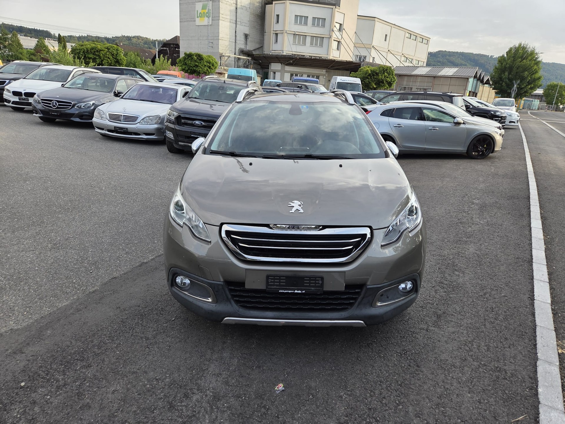 PEUGEOT 2008 1.2 PureTech Allure-image-7