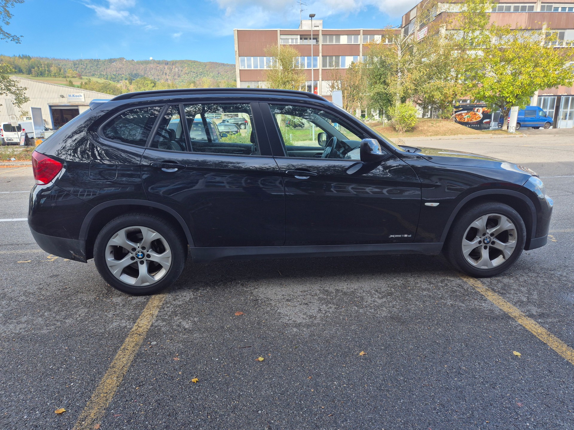 BMW X1 xDrive 18d-image-4