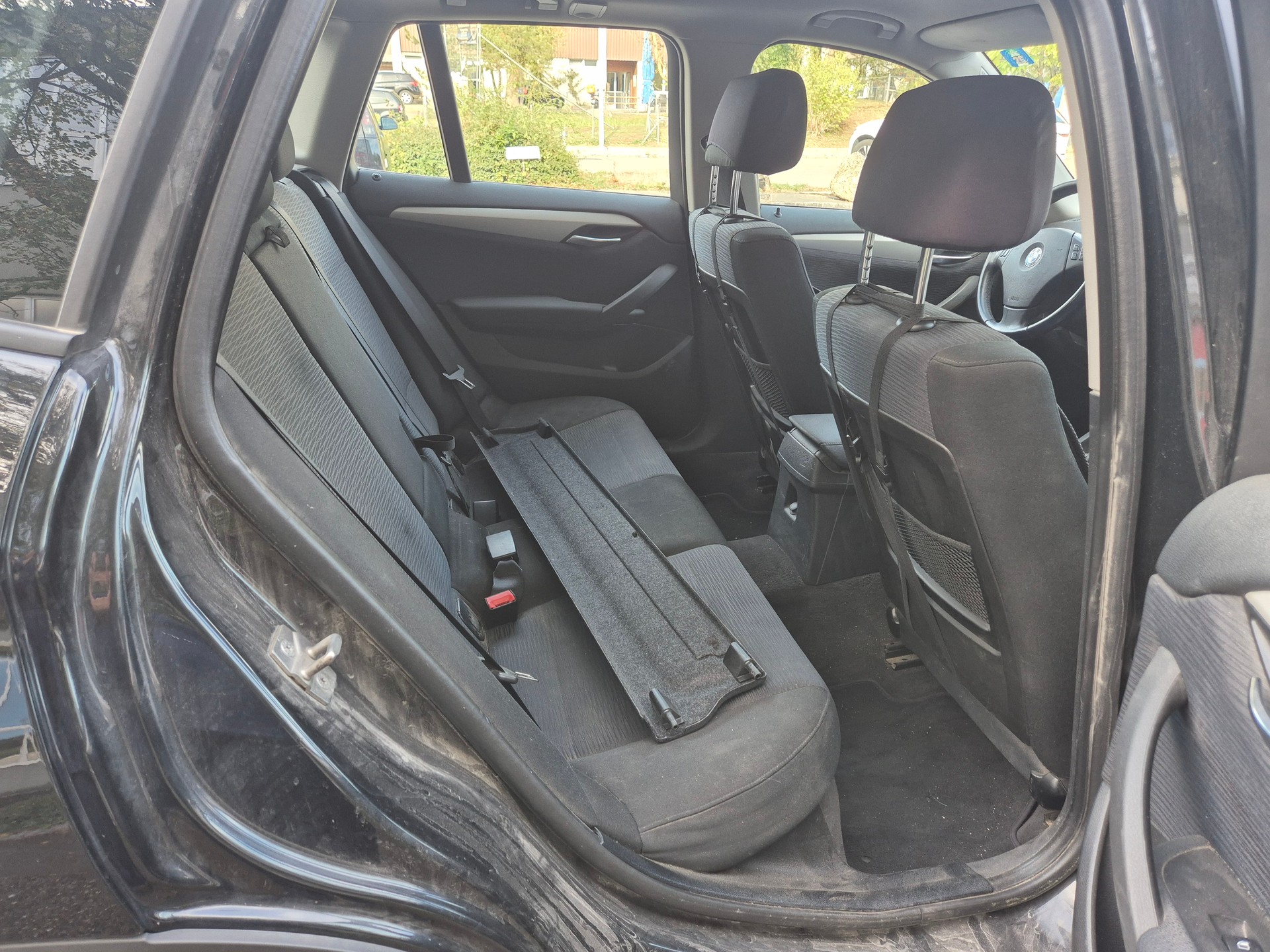 BMW X1 xDrive 18d-image-11