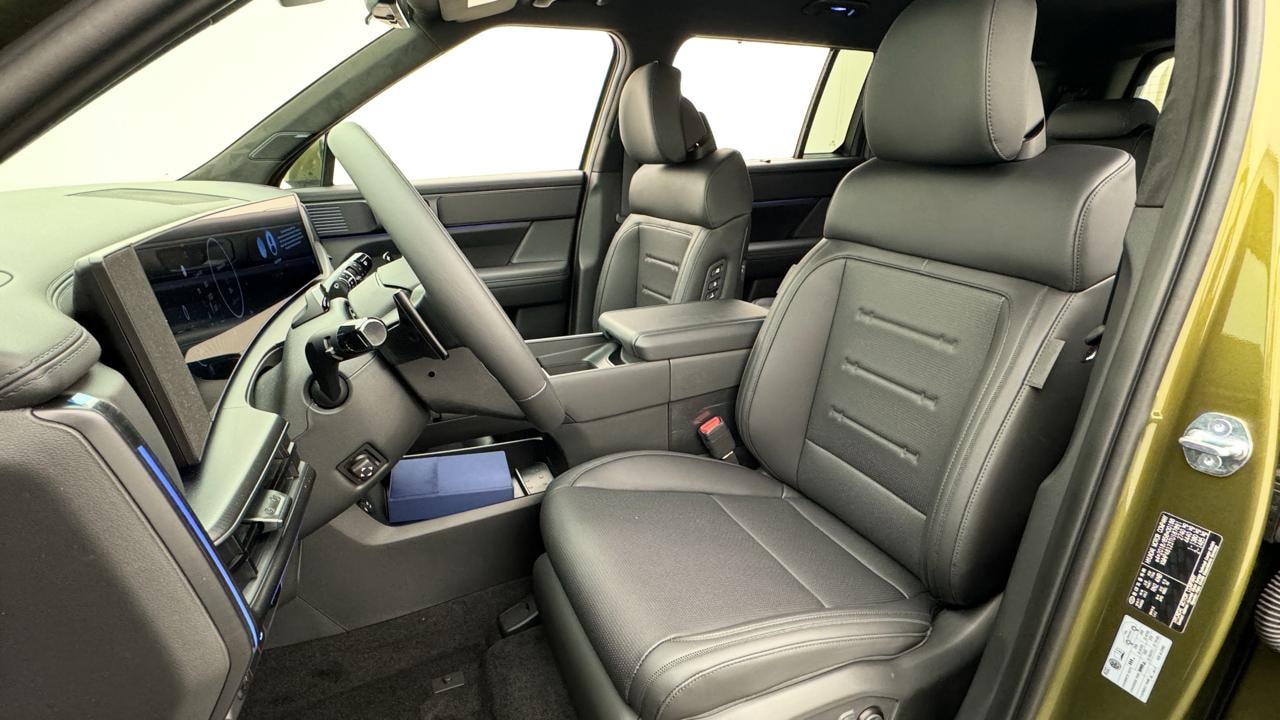 HYUNDAI Santa Fe 1.6 T-GDi PHEV Calligraphy 4WD Automatic-image-4