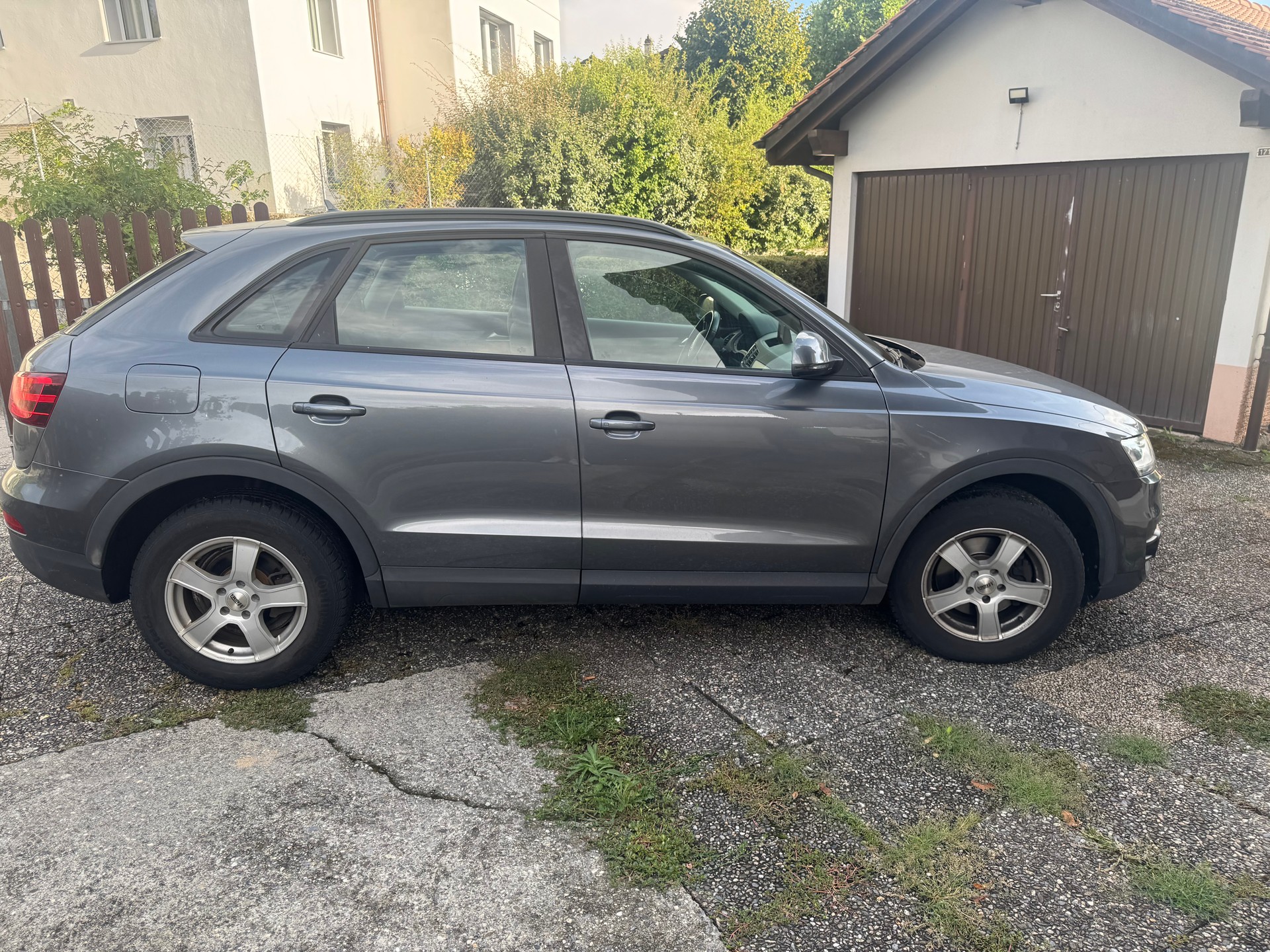 AUDI Q3 2.0 TFSI quattro S-tronic-image-6