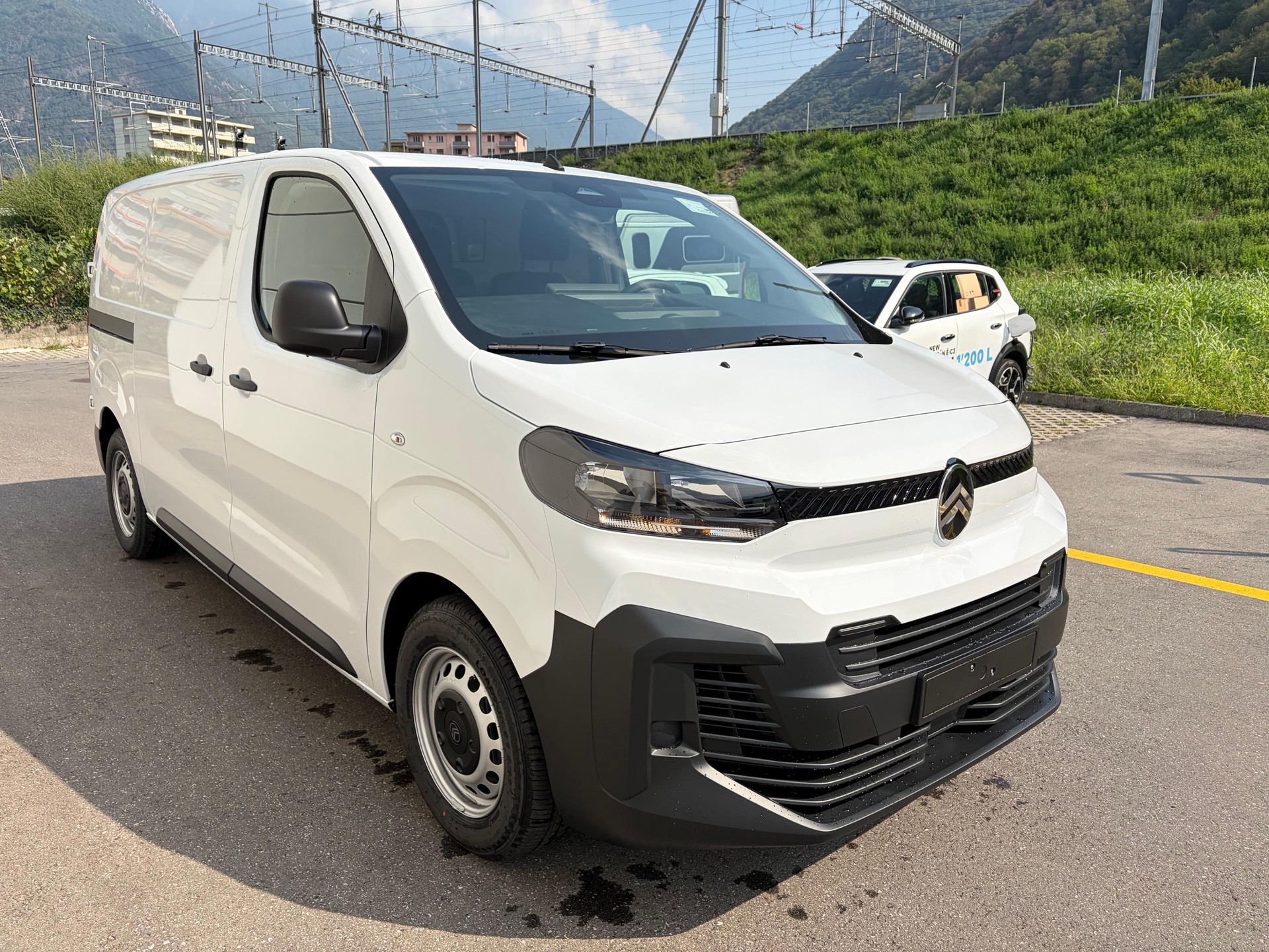 CITROEN Jumpy Kaw. M 1.5 BlueHDi 120 First S/S-image-0