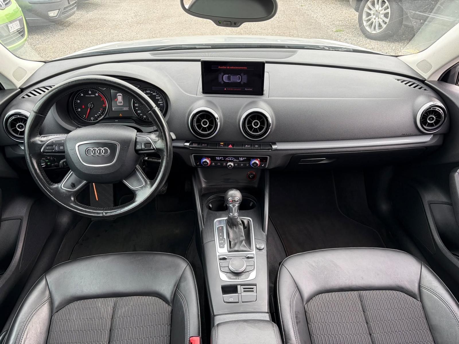 AUDI A3 Sportback 1.4 TFSI Ambiente S-tronic-image-6