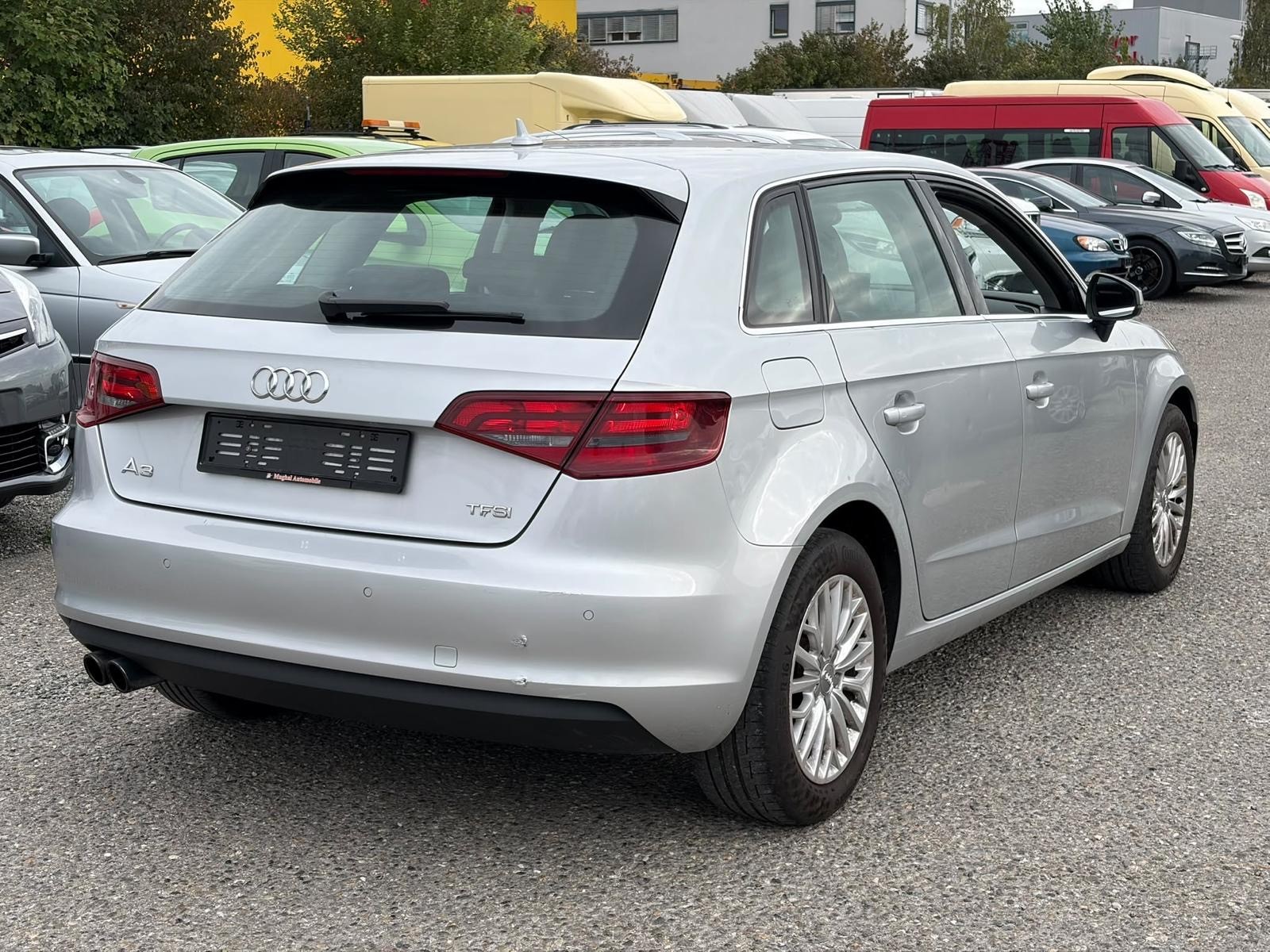 AUDI A3 Sportback 1.4 TFSI Ambiente S-tronic-image-5
