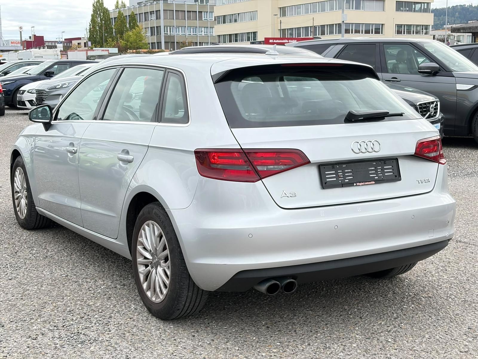 AUDI A3 Sportback 1.4 TFSI Ambiente S-tronic-image-4