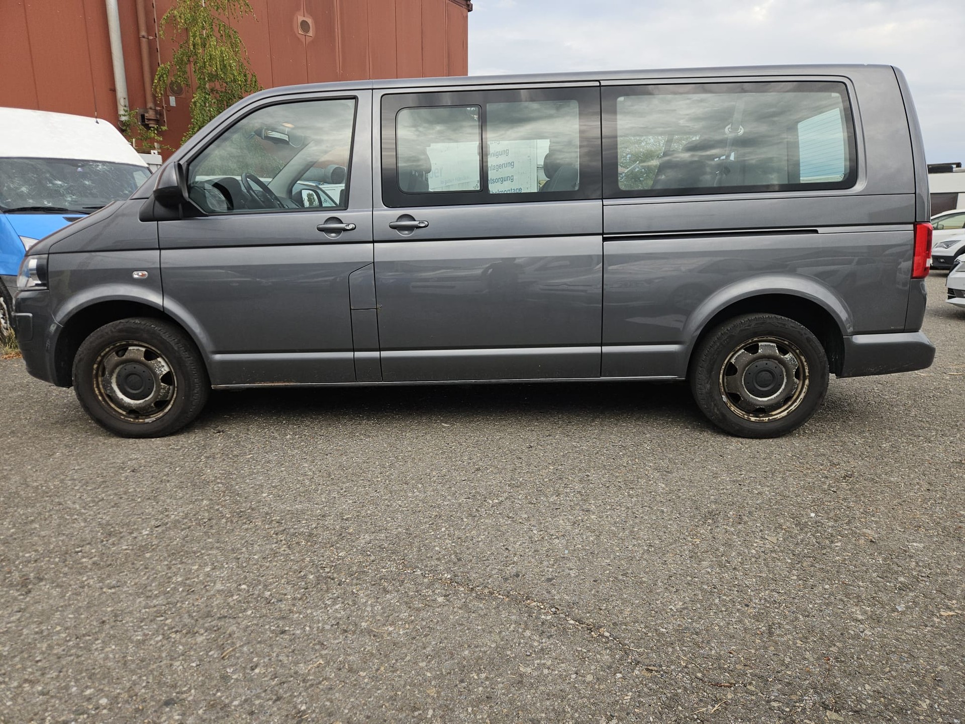 VW T5 Caravelle Comfortline 2.0 TDI CR 4Motion-image-1
