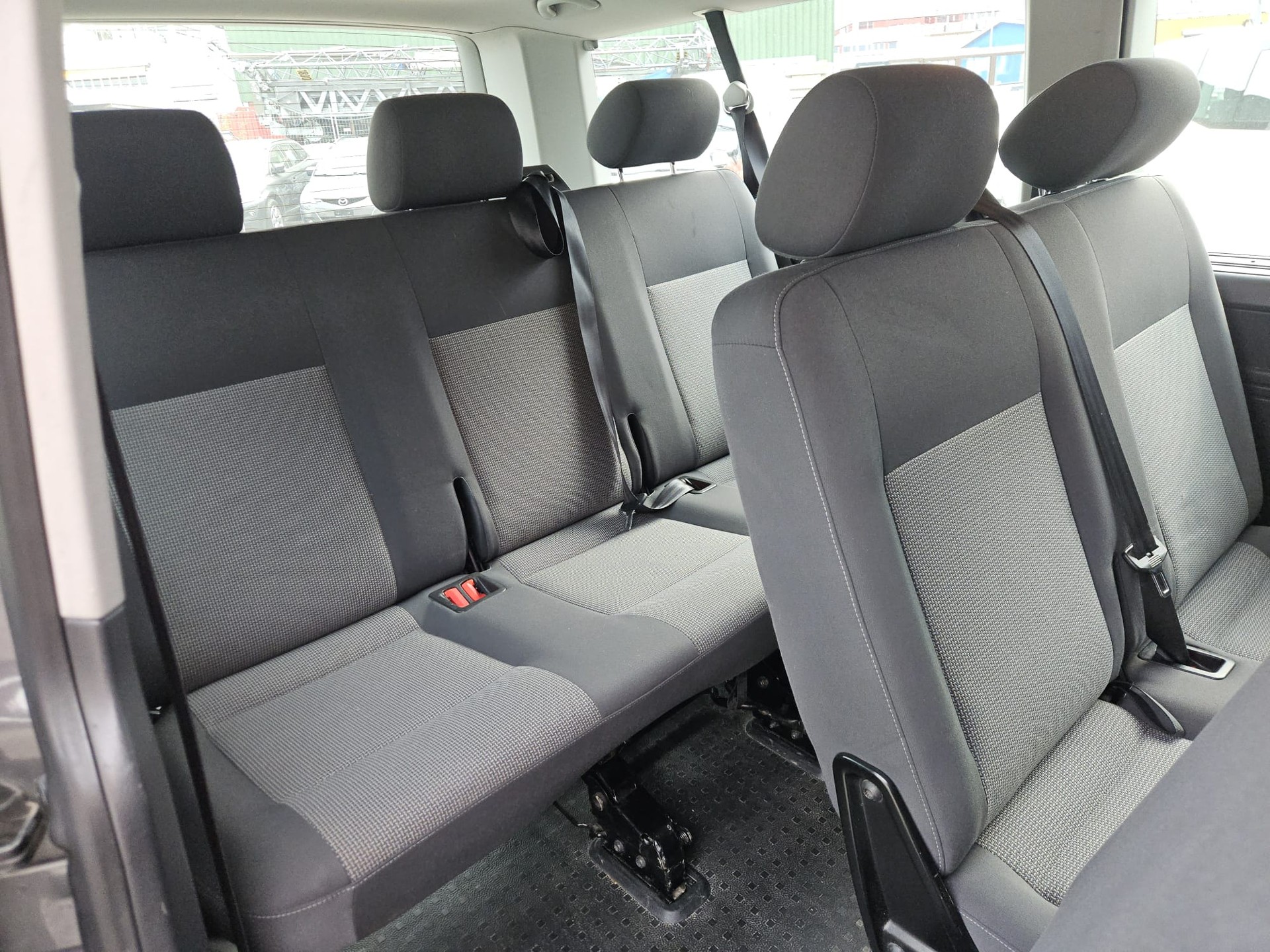VW T5 Caravelle Comfortline 2.0 TDI CR 4Motion-image-8