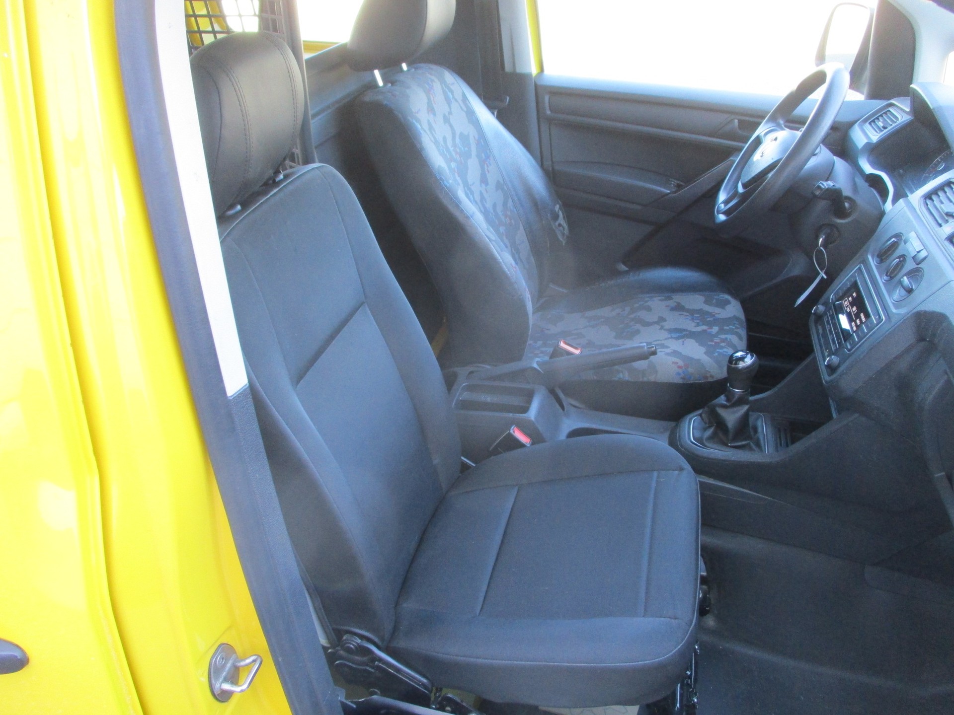 VW Caddy Maxi 2.0TDI 4Motion BlueMotion Technology-image-9