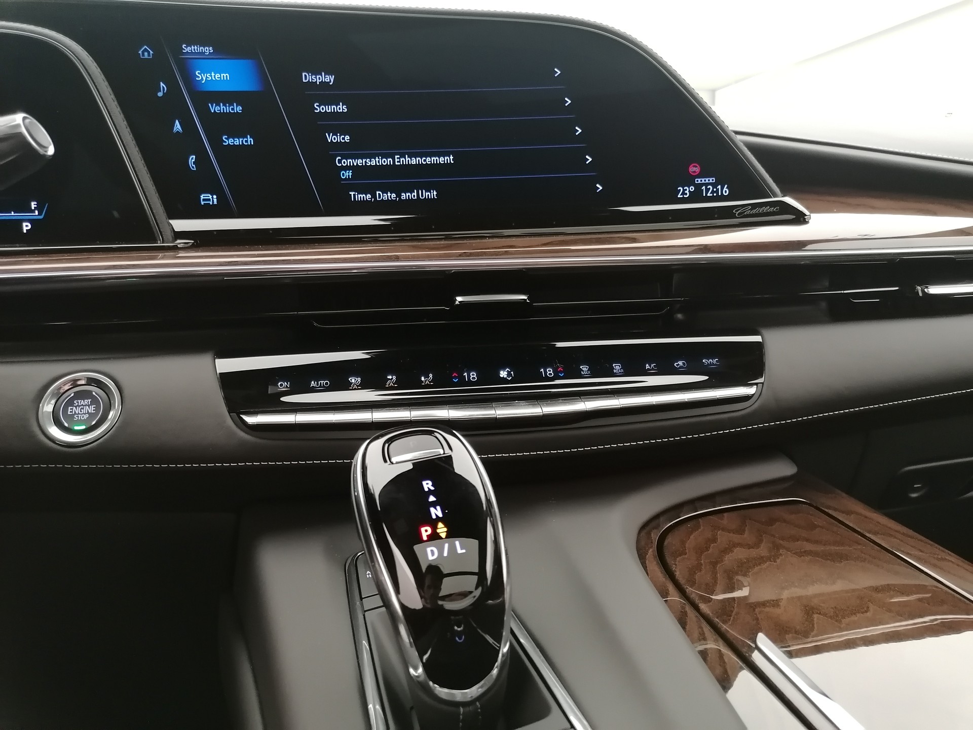 CADILLAC Escalade 6.2 ESV Platinum Sport AWD-image-14