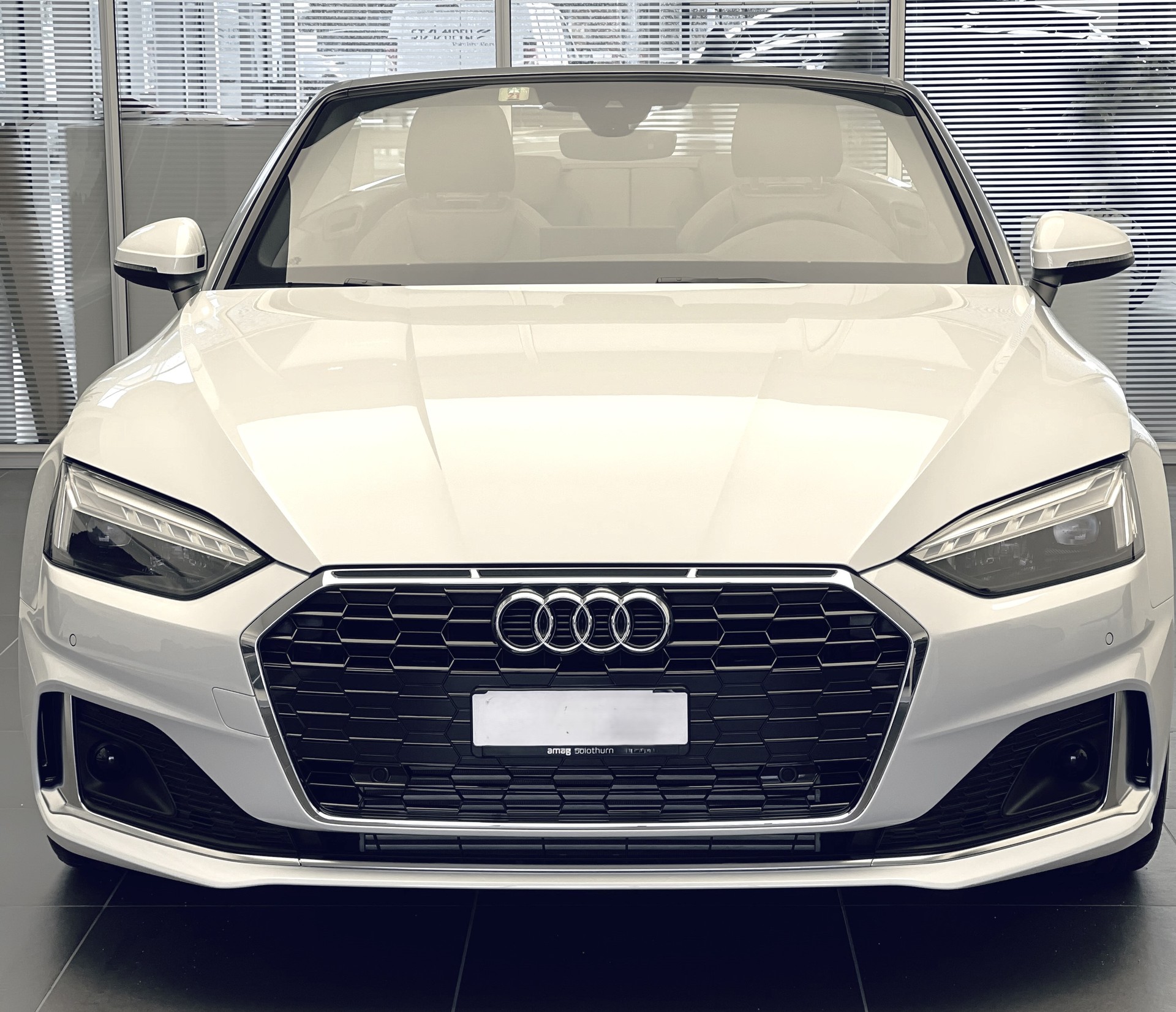 AUDI A5 Cabriolet 40 TFSI Design S-tronic-image-5