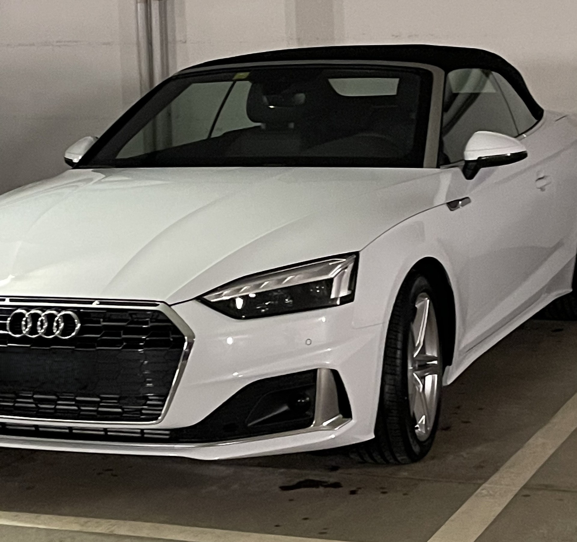 AUDI A5 Cabriolet 40 TFSI Design S-tronic-image-3