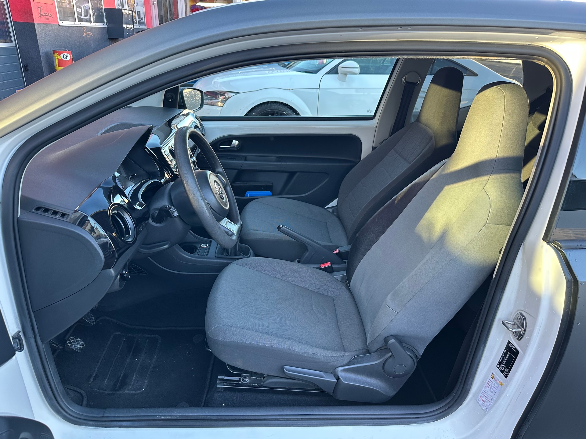 VW Up 1.0 BMT move up-image-12