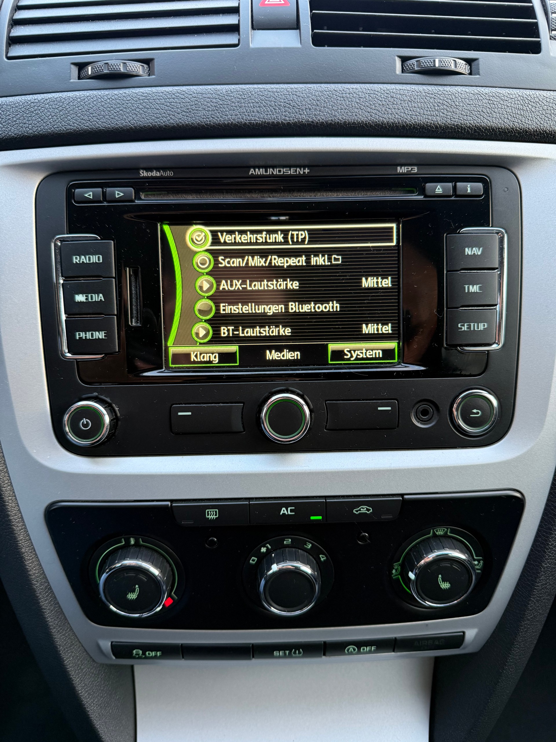 SKODA Octavia Combi 1.6 TDI Greenline-image-14