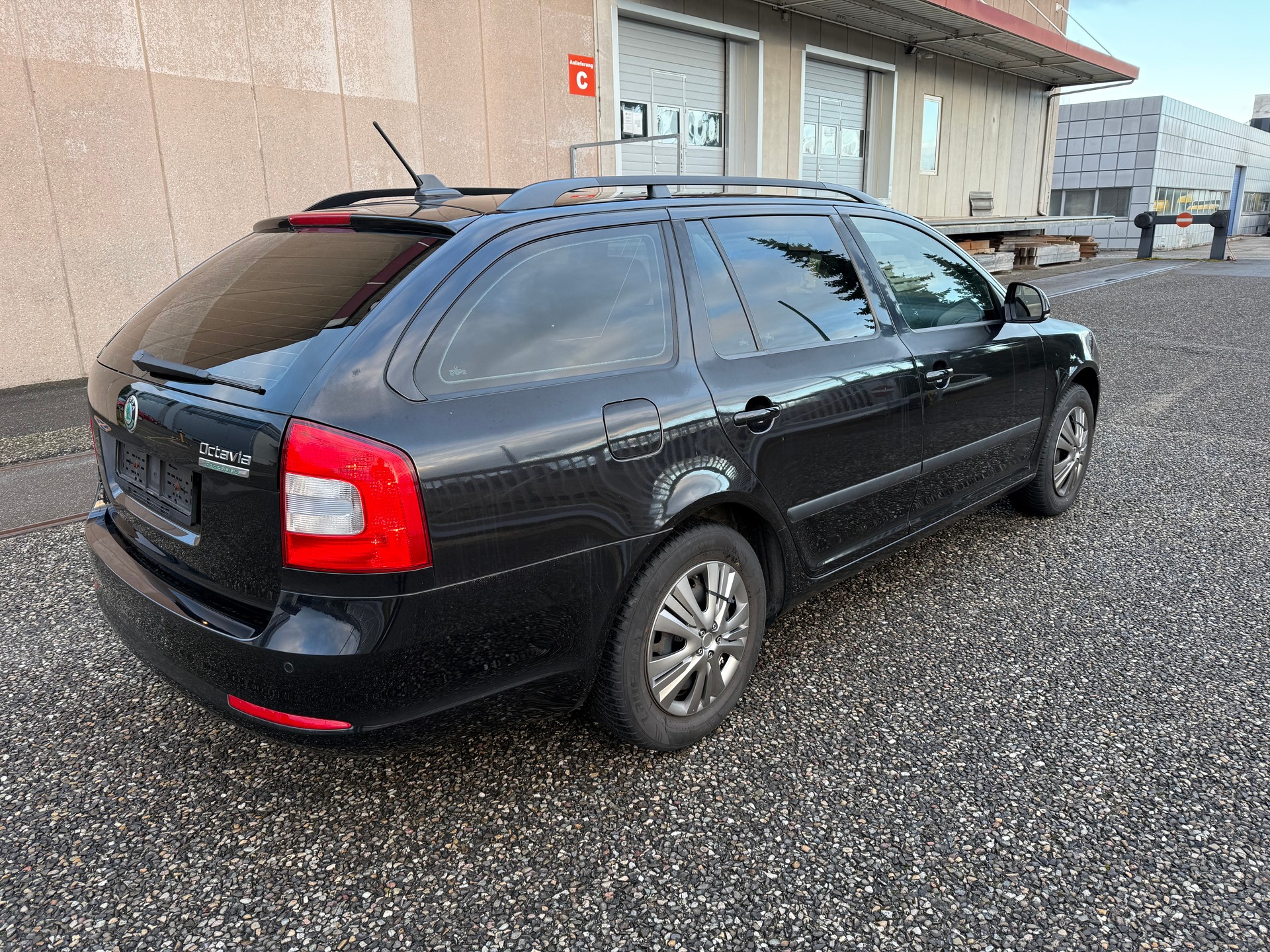 SKODA Octavia Combi 1.6 TDI Greenline-image-2