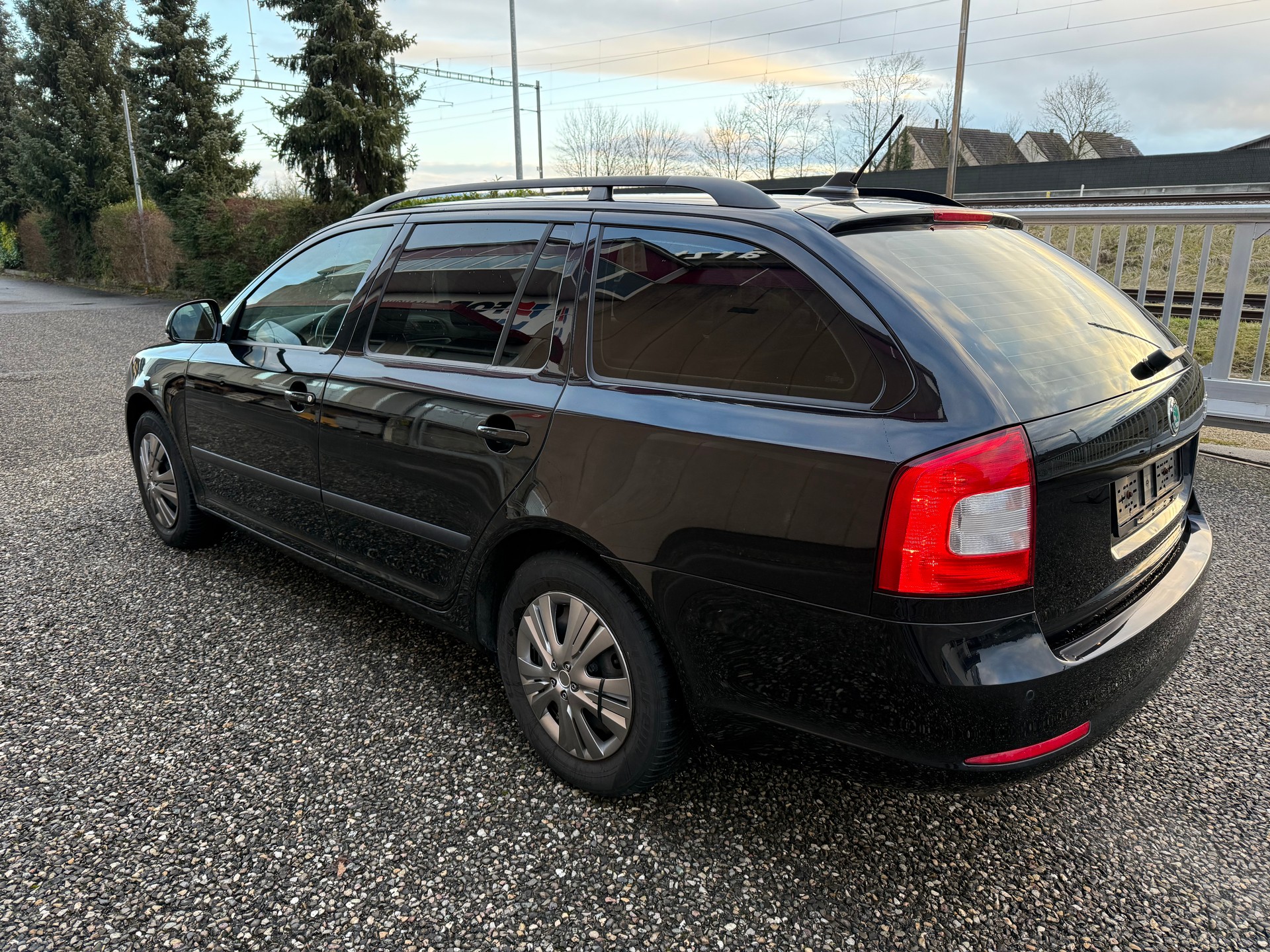 SKODA Octavia Combi 1.6 TDI Greenline-image-3