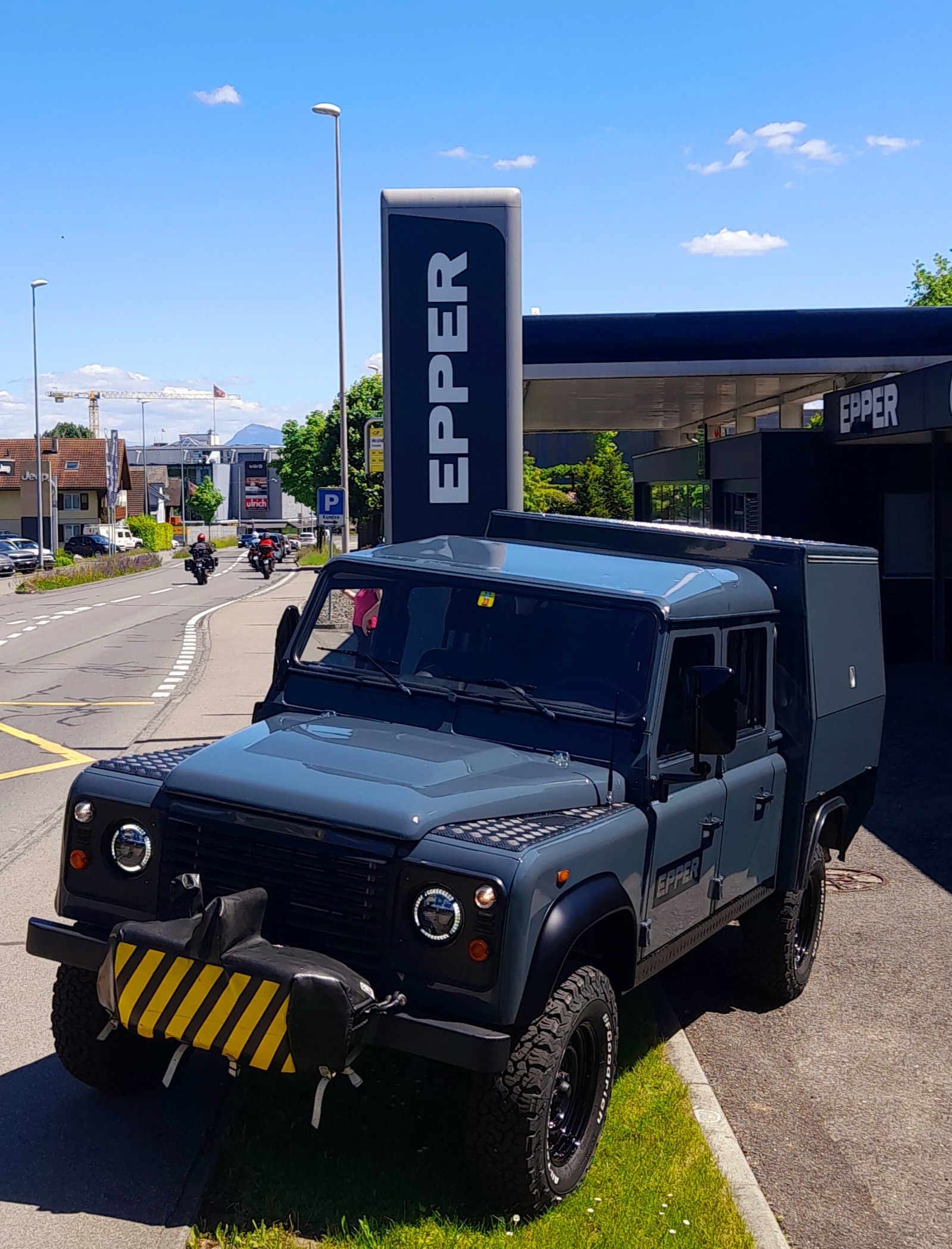 LAND ROVER Defender 130 Doppelkabine Pickup 2.4 TD4