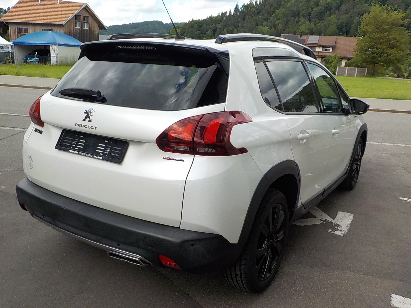 PEUGEOT 2008 1.2 PureTech GT Line EAT6-image-3