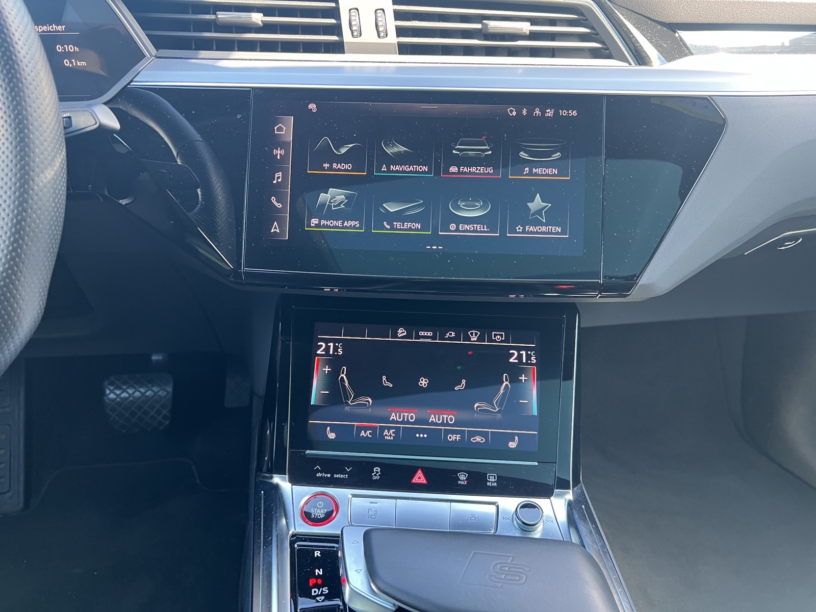 AUDI e-tron S Sportback quattro-image-10