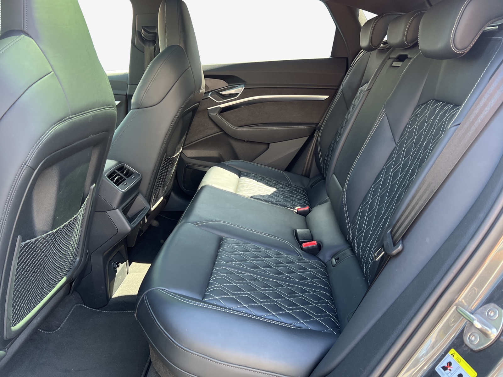 AUDI e-tron S Sportback quattro-image-11