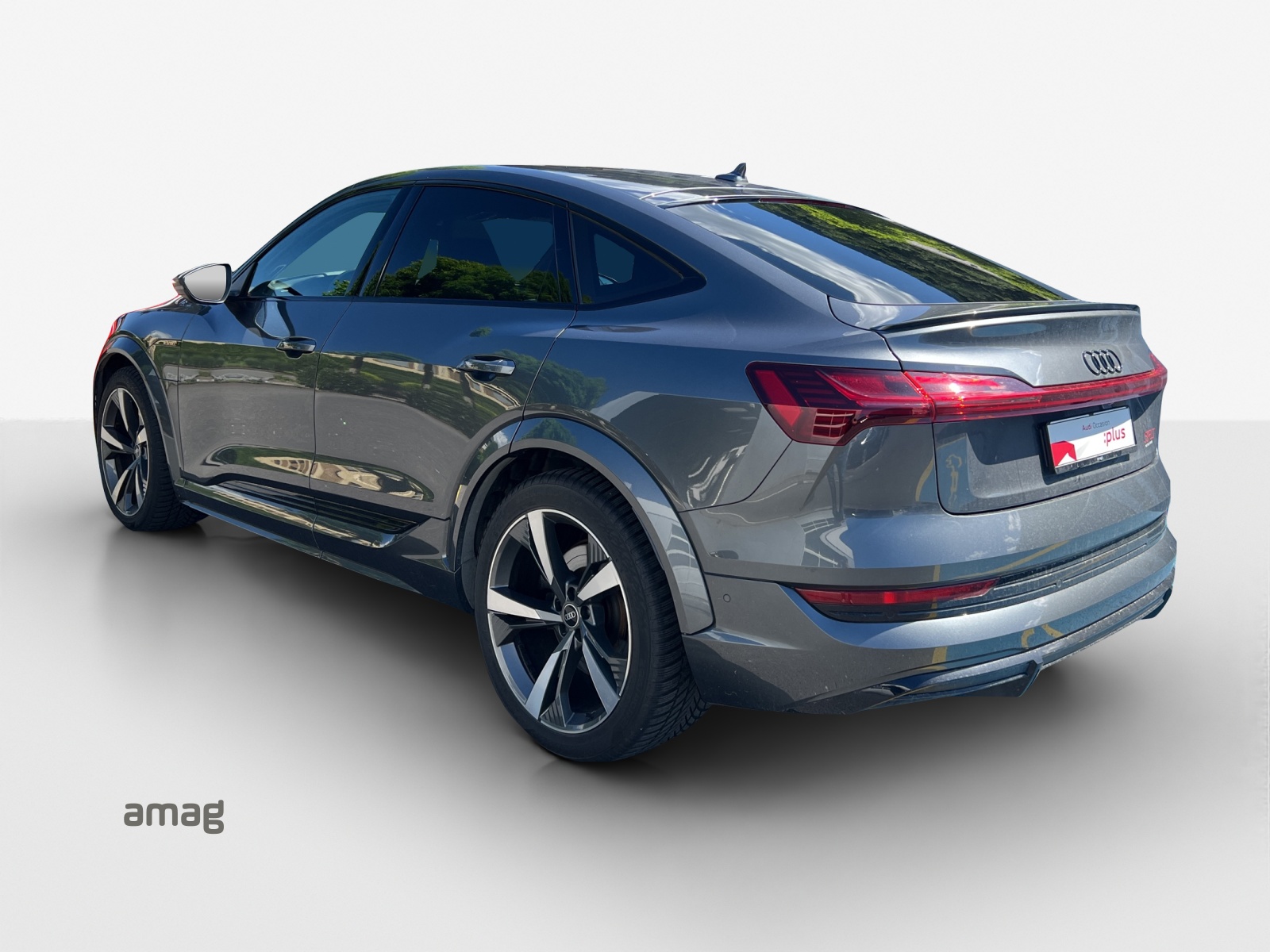 AUDI e-tron S Sportback quattro-image-2