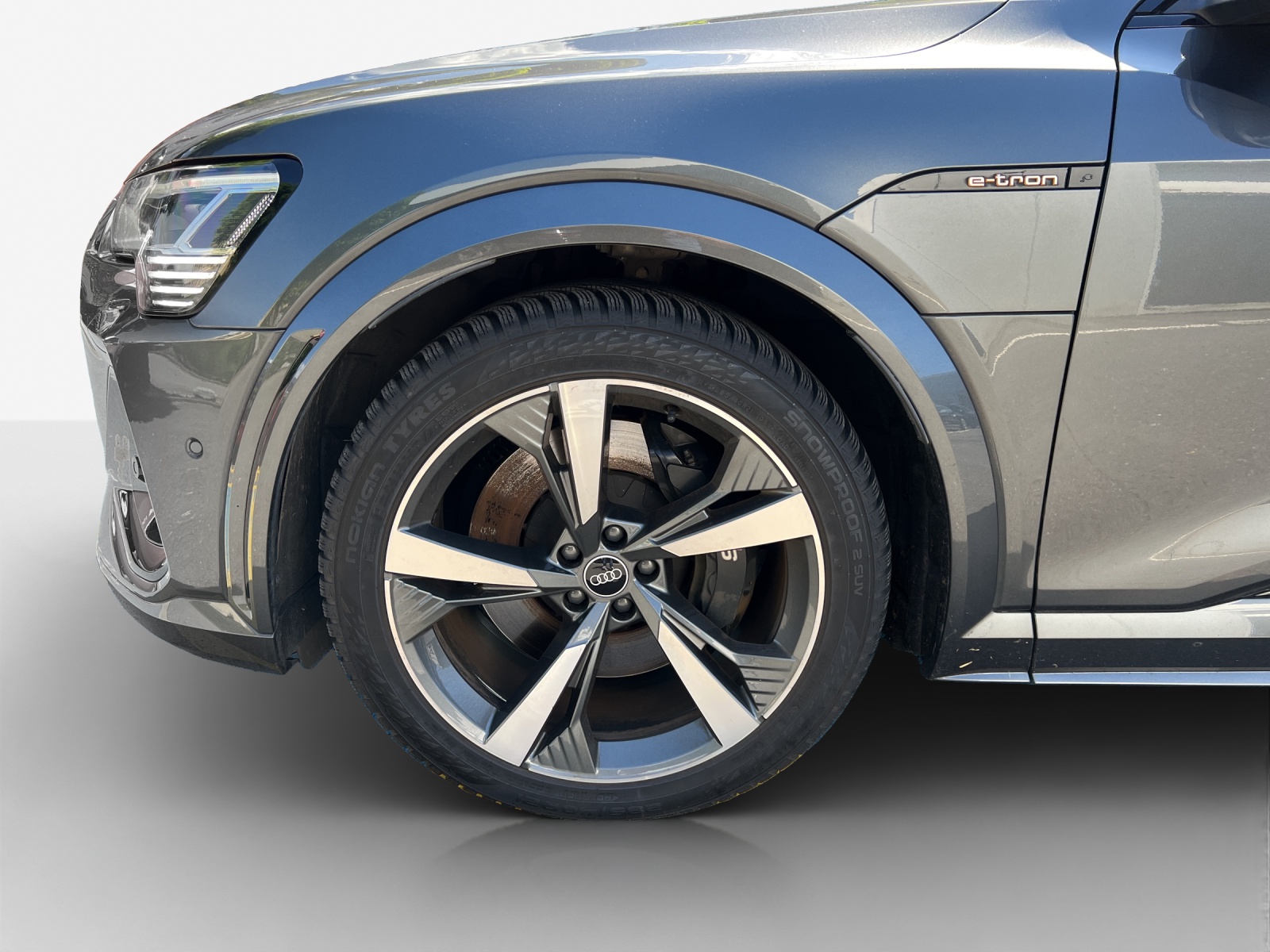 AUDI e-tron S Sportback quattro-image-13