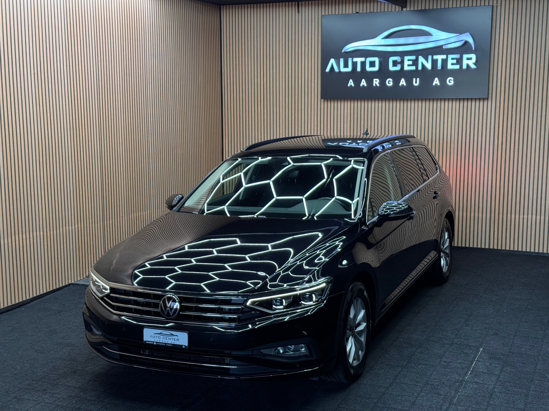 VW Passat 2.0 TDI BMT Business DSG *ab CHF 239.-/ Monat*-image-2