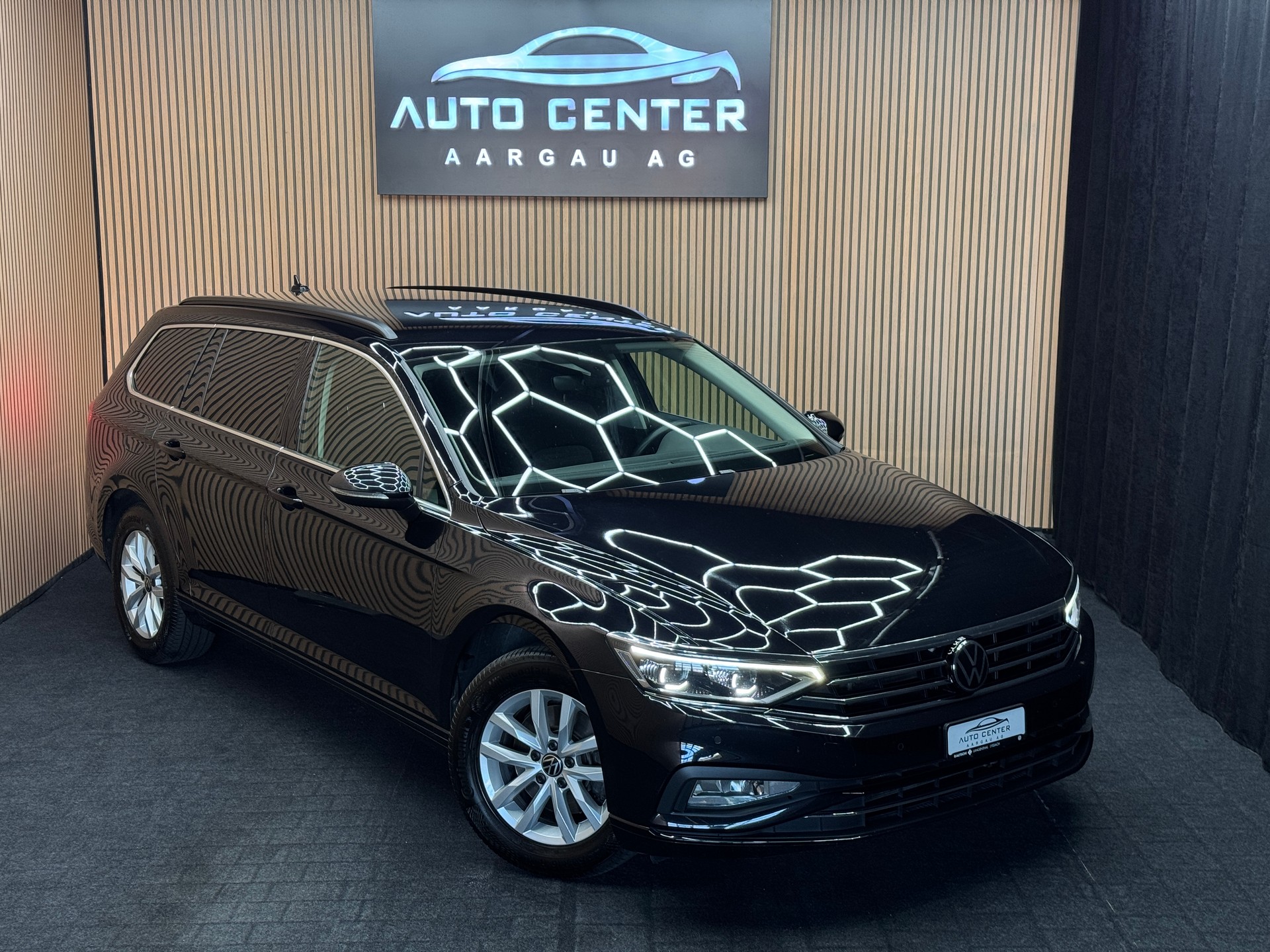 VW Passat 2.0 TDI BMT Business DSG *ab CHF 239.-/ Monat*-image-0
