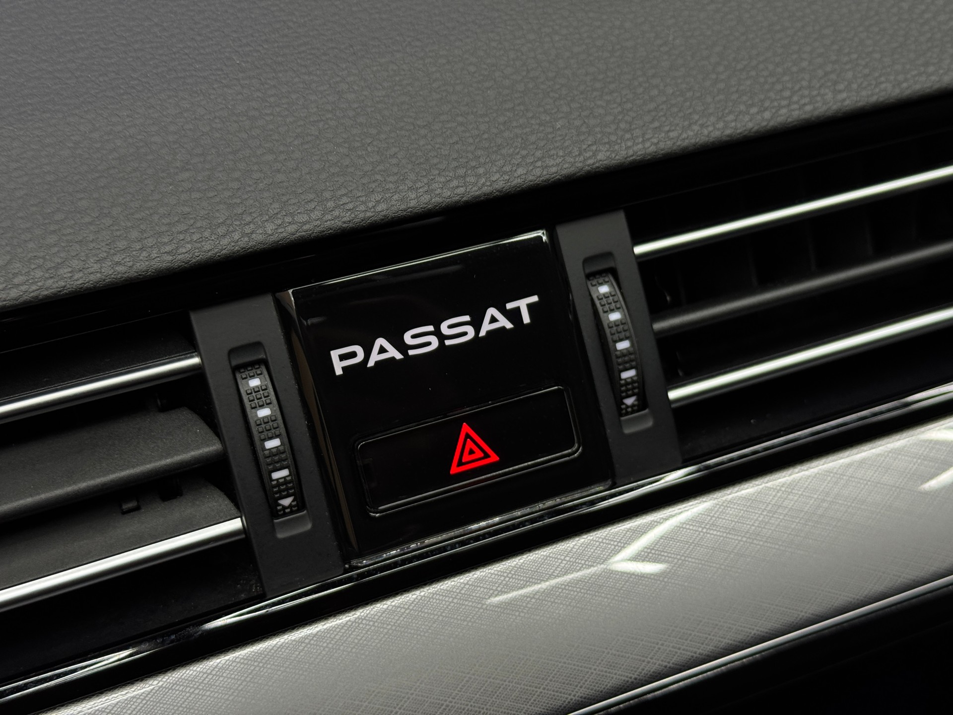 VW Passat 2.0 TDI BMT Business DSG *ab CHF 239.-/ Monat*-image-24