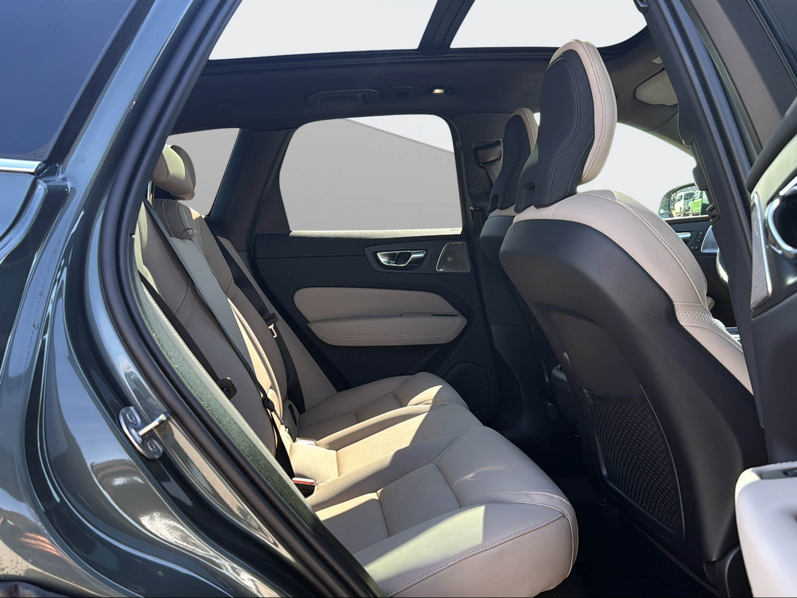VOLVO XC60 2.0 B5 MH Ultra Bright AWD-image-10