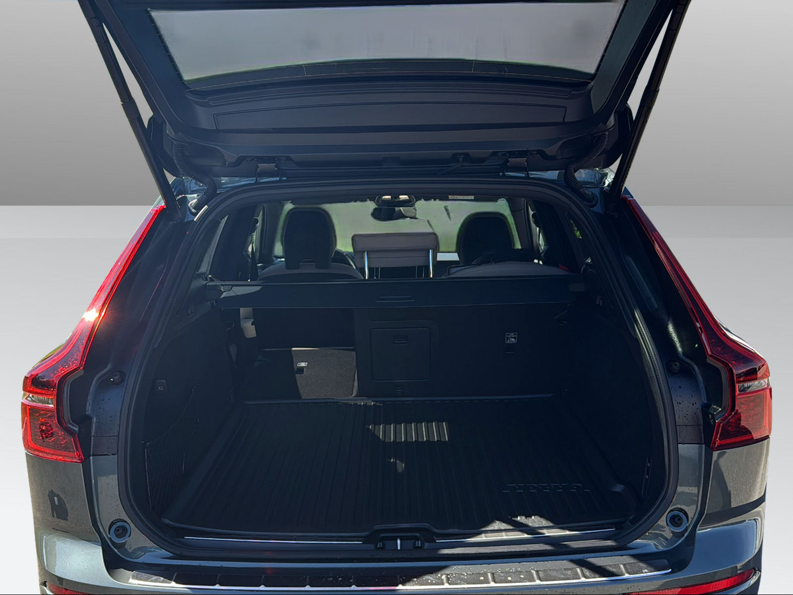 VOLVO XC60 2.0 B5 MH Ultra Bright AWD-image-14