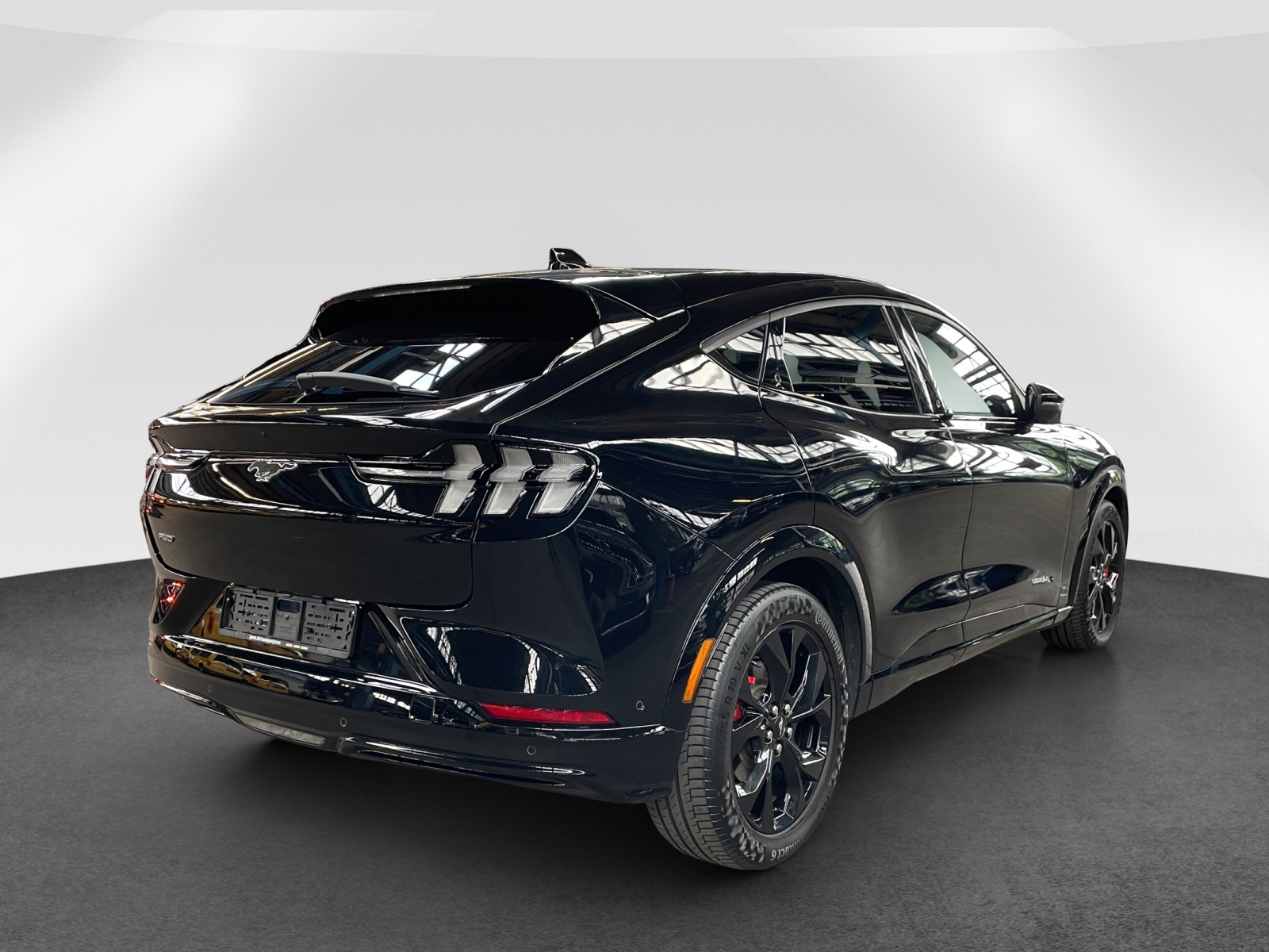 FORD Mustang Mach-E Premium AWD-image-5