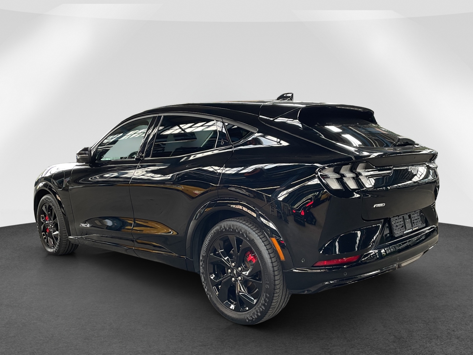 FORD Mustang Mach-E Premium AWD-image-3