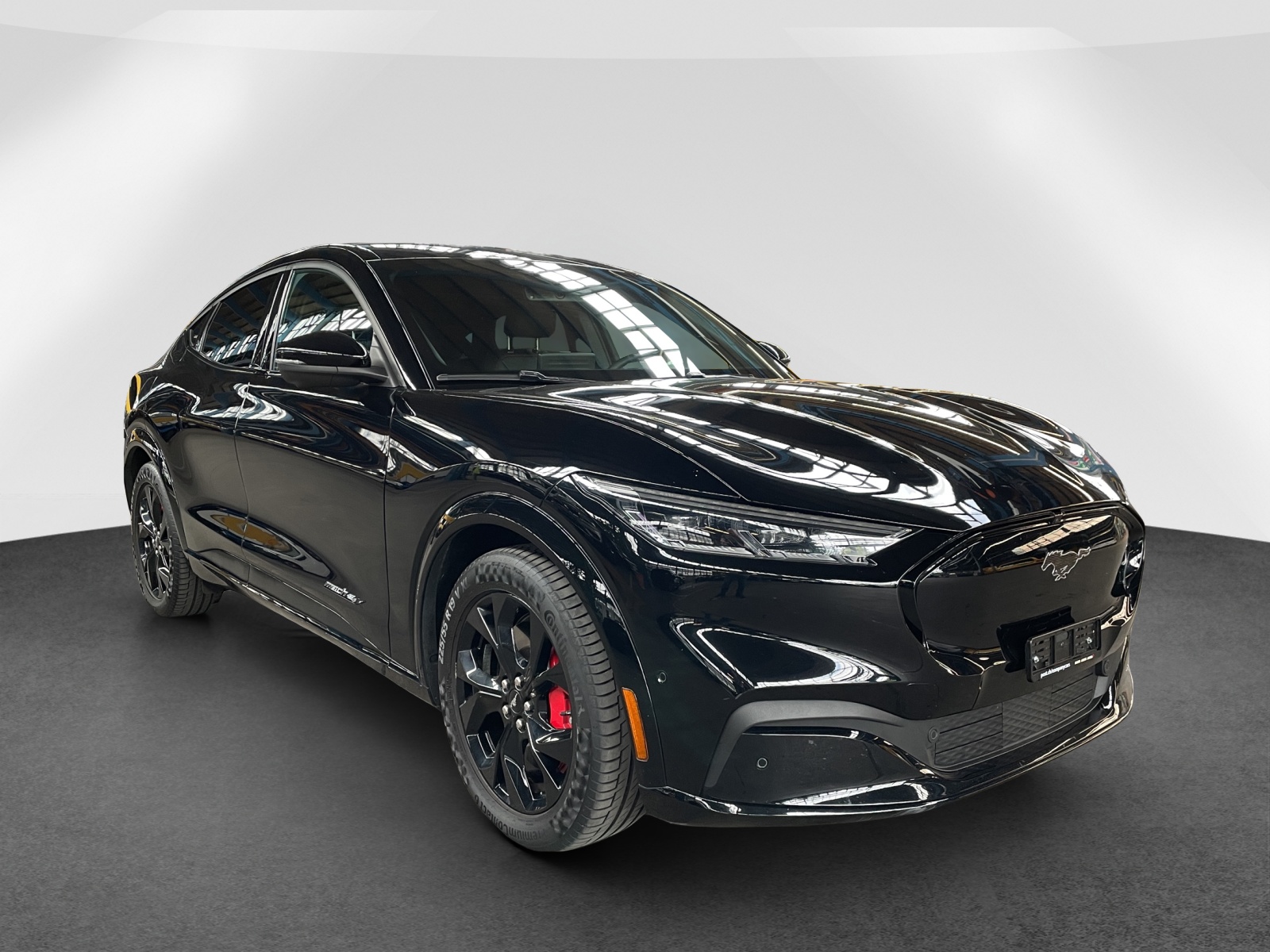 FORD Mustang Mach-E Premium AWD-image-0
