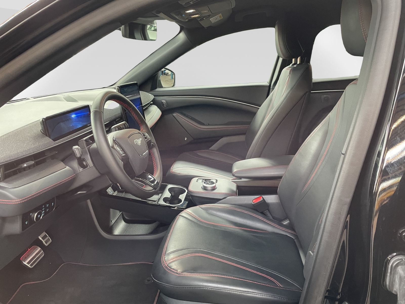 FORD Mustang Mach-E Premium AWD-image-6