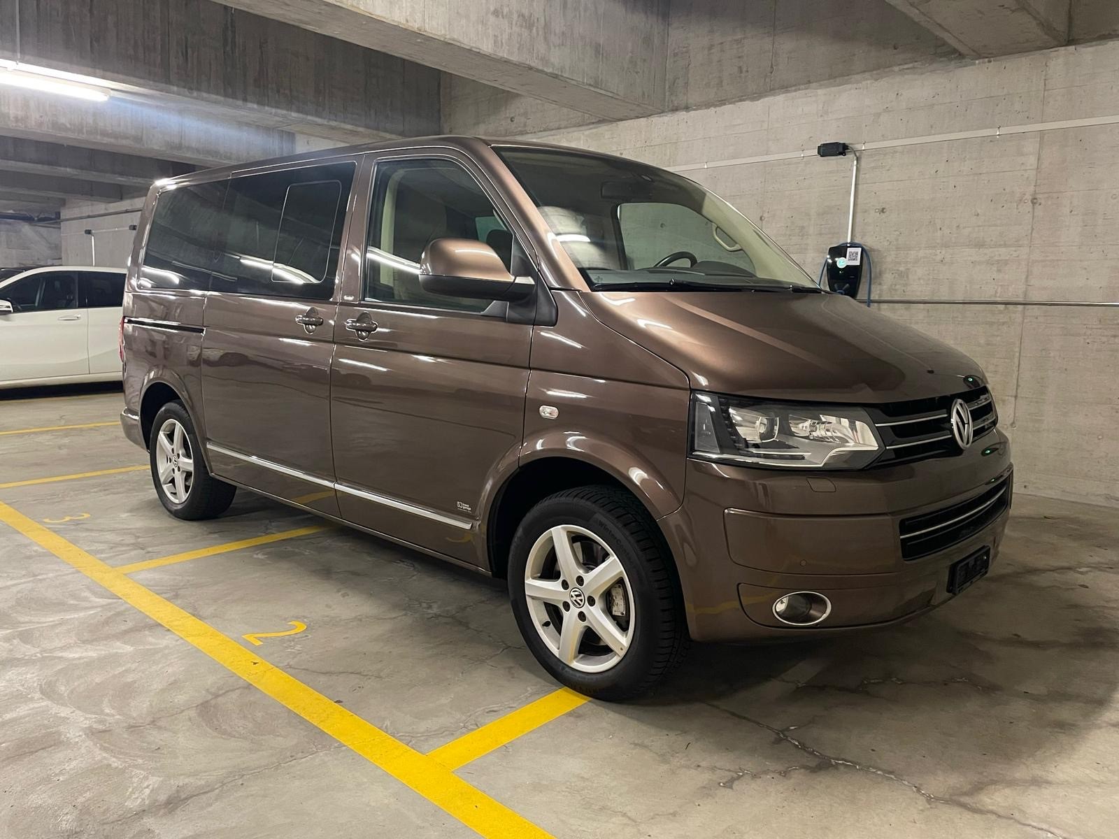 VW T5 Multivan 2.0 Bi-TDI 4 Motion CR Highline Premium DSG-image-12