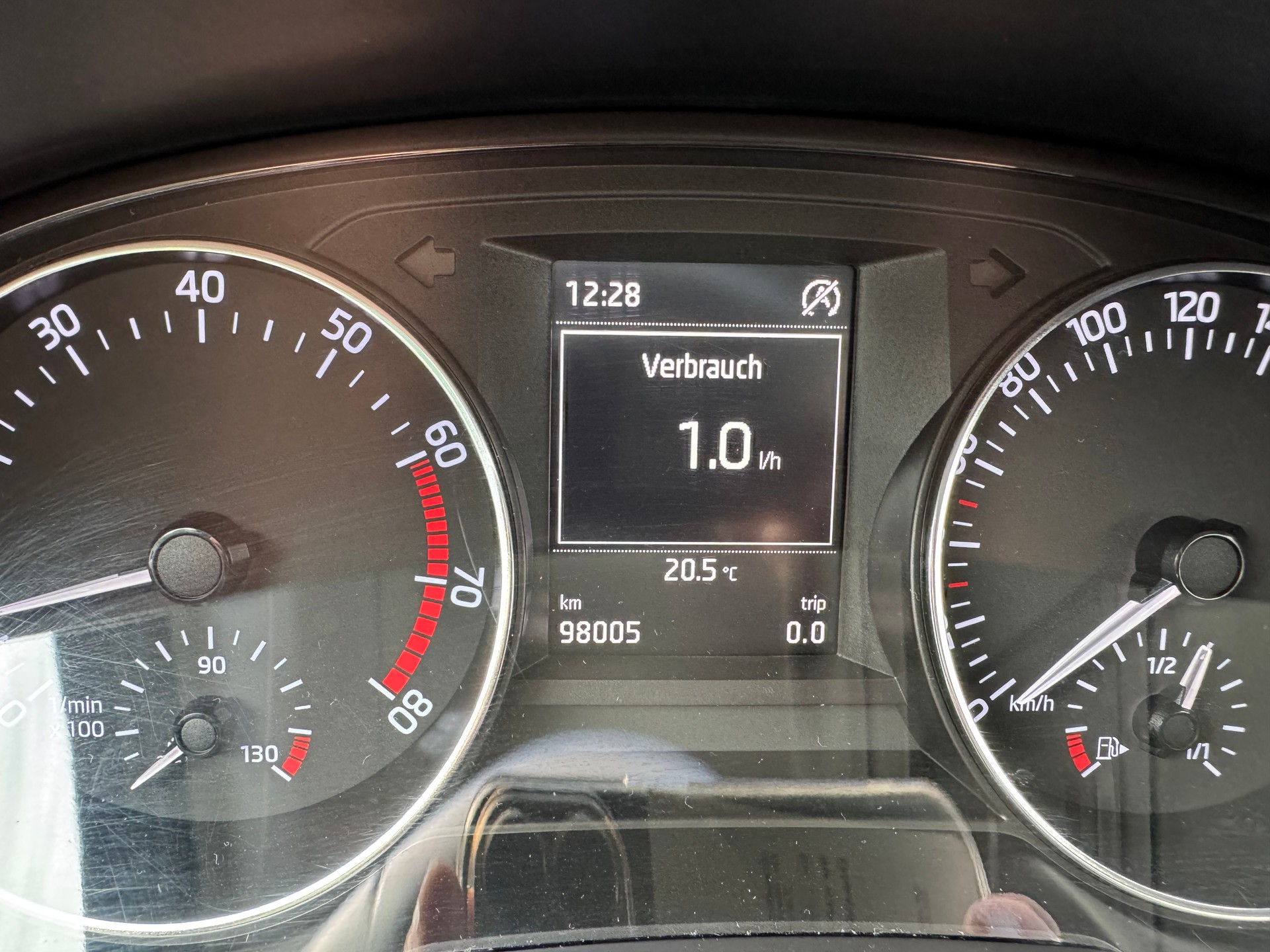 SKODA Fabia 1.2 TSI Style-image-3